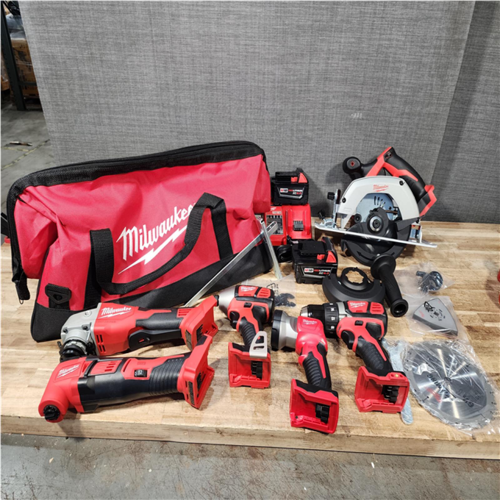 Houston Location AS-IS M18 18-Volt Lithium-Ion Cordless Combo Kit (6-Tool) with 2-Batteries  Charger and Tool Bag