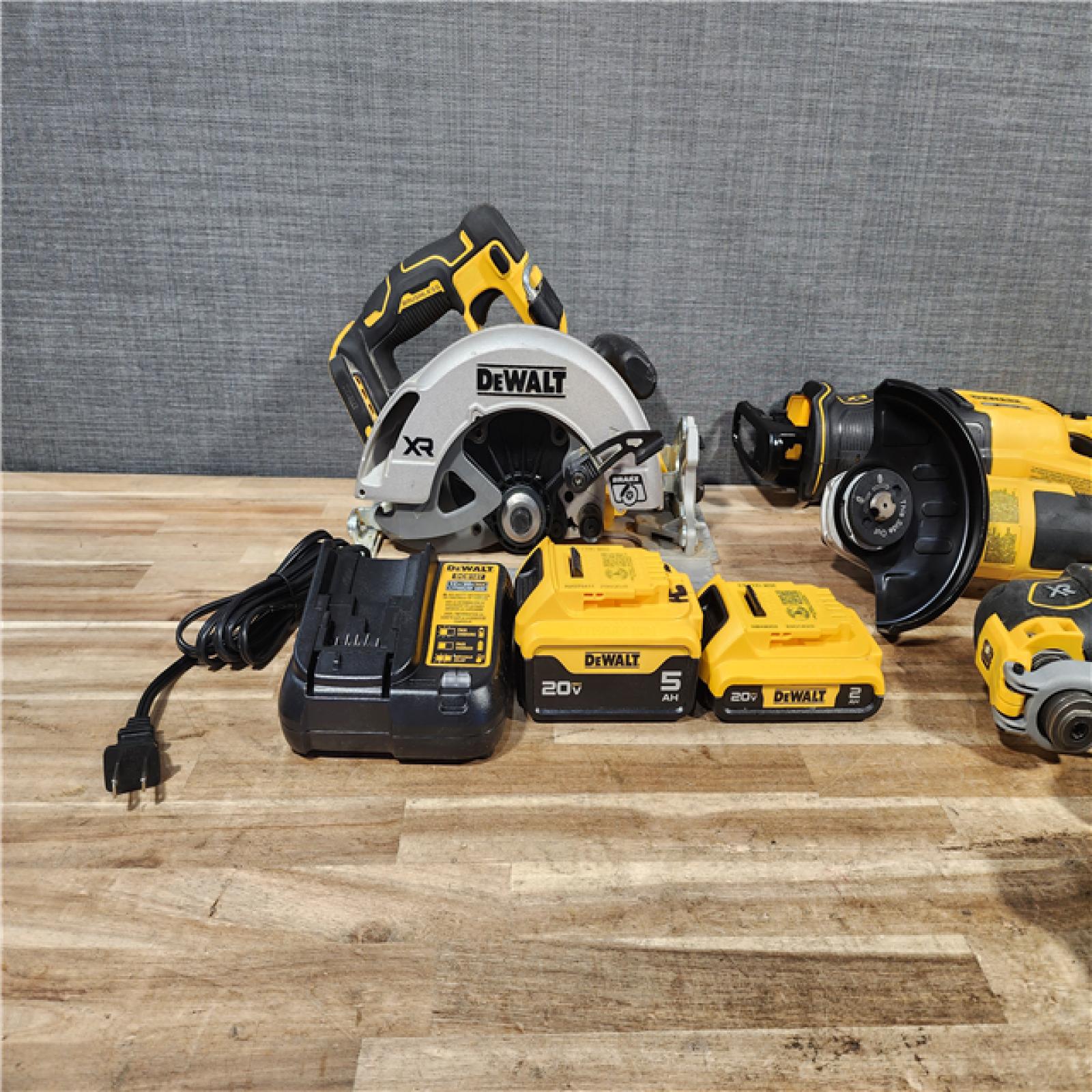 HOUSTON LOCATION - AS - IS DEWALT 20V MAX Lithium-Ion Cordless 6-Tool Combo Kit