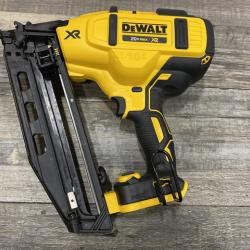 AS-IS DEWALT 20V MAX XR 16-Gauge Electric Cordless Angled Finishing Nailer Kit