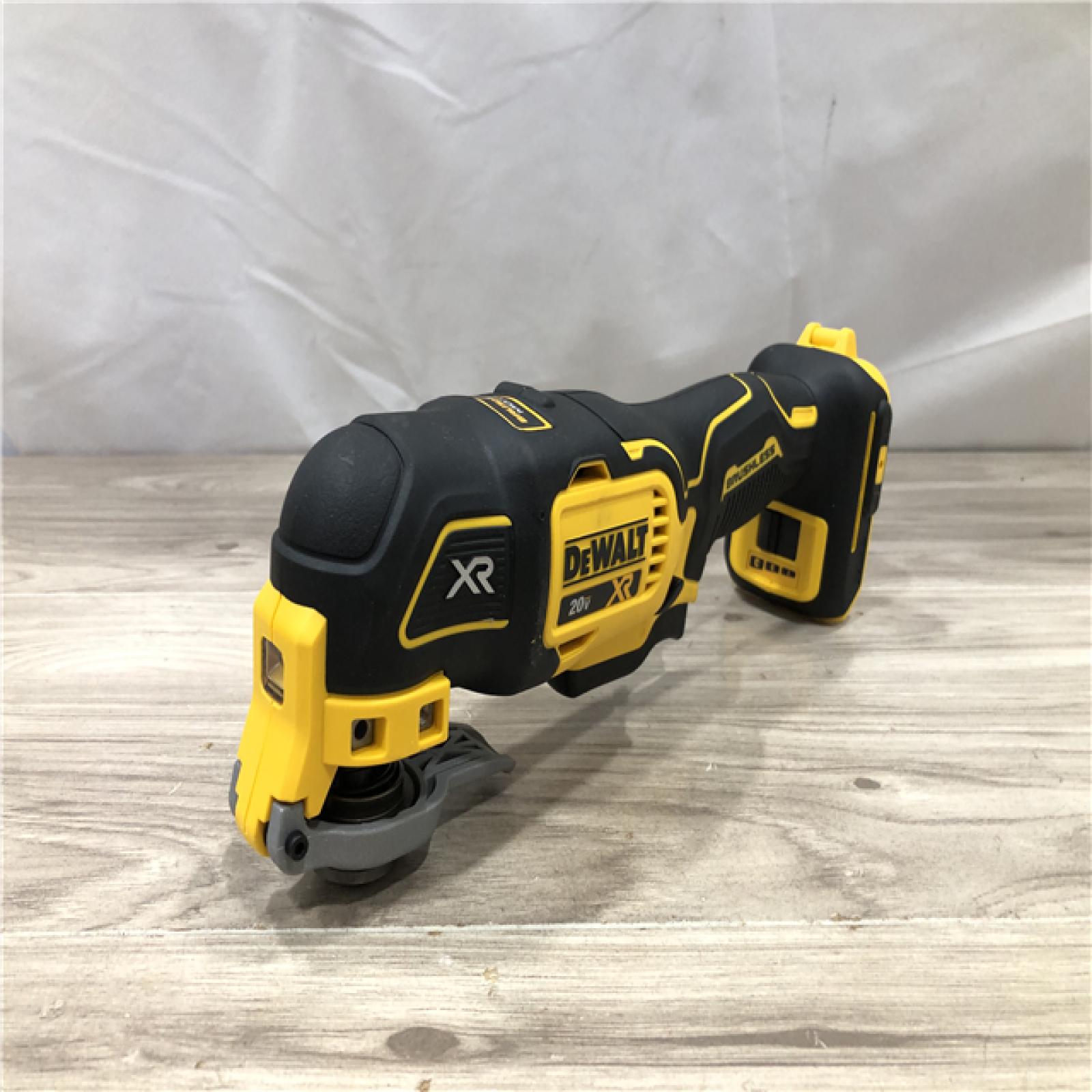 AS-IS DEWALT 20-Volt MAX XR Cordless 3-speed Oscillating Multi-Tool DCS356B (Tool-Only)