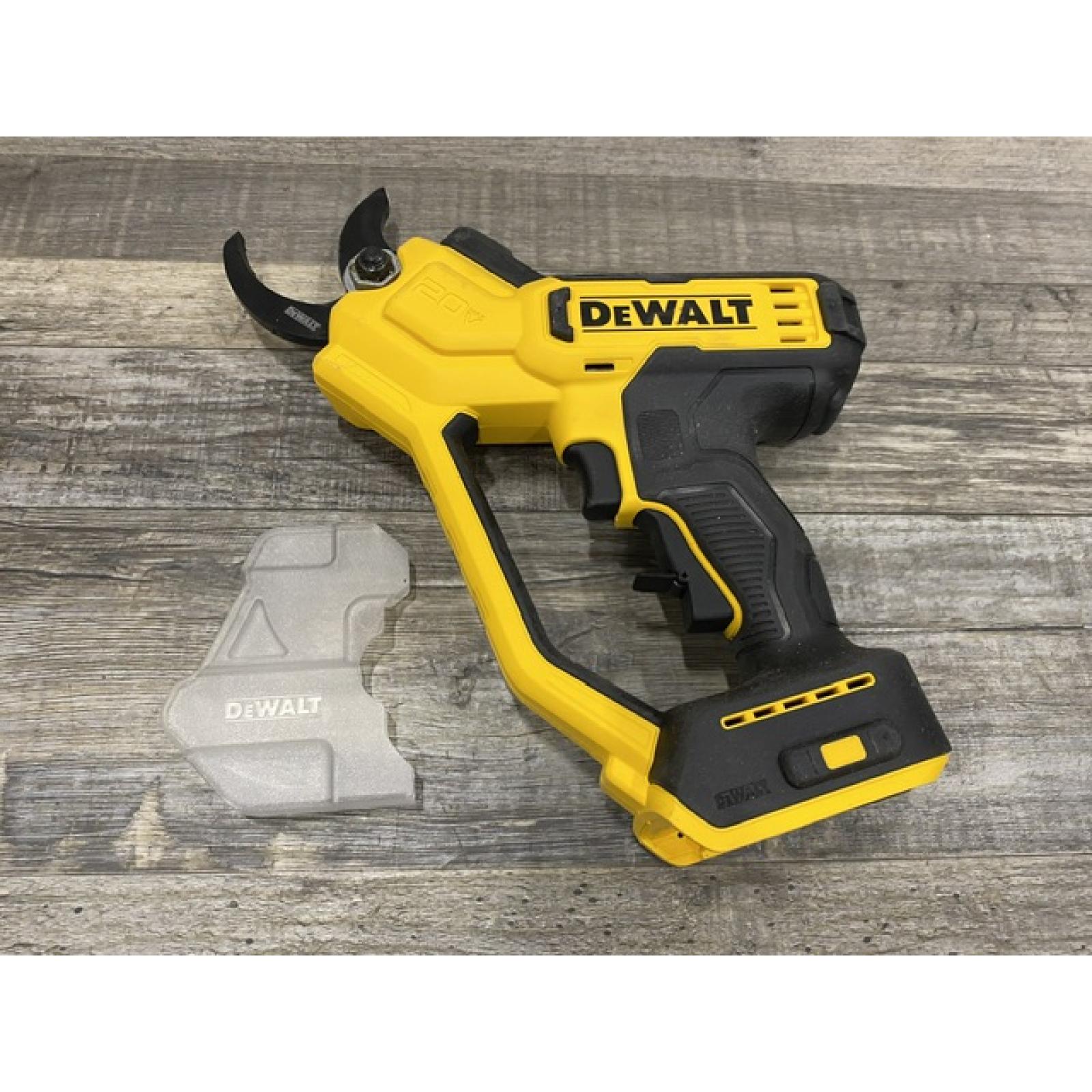 AS-IS DEWALT 20V MAX Cordless Battery Powered Pruner Kit