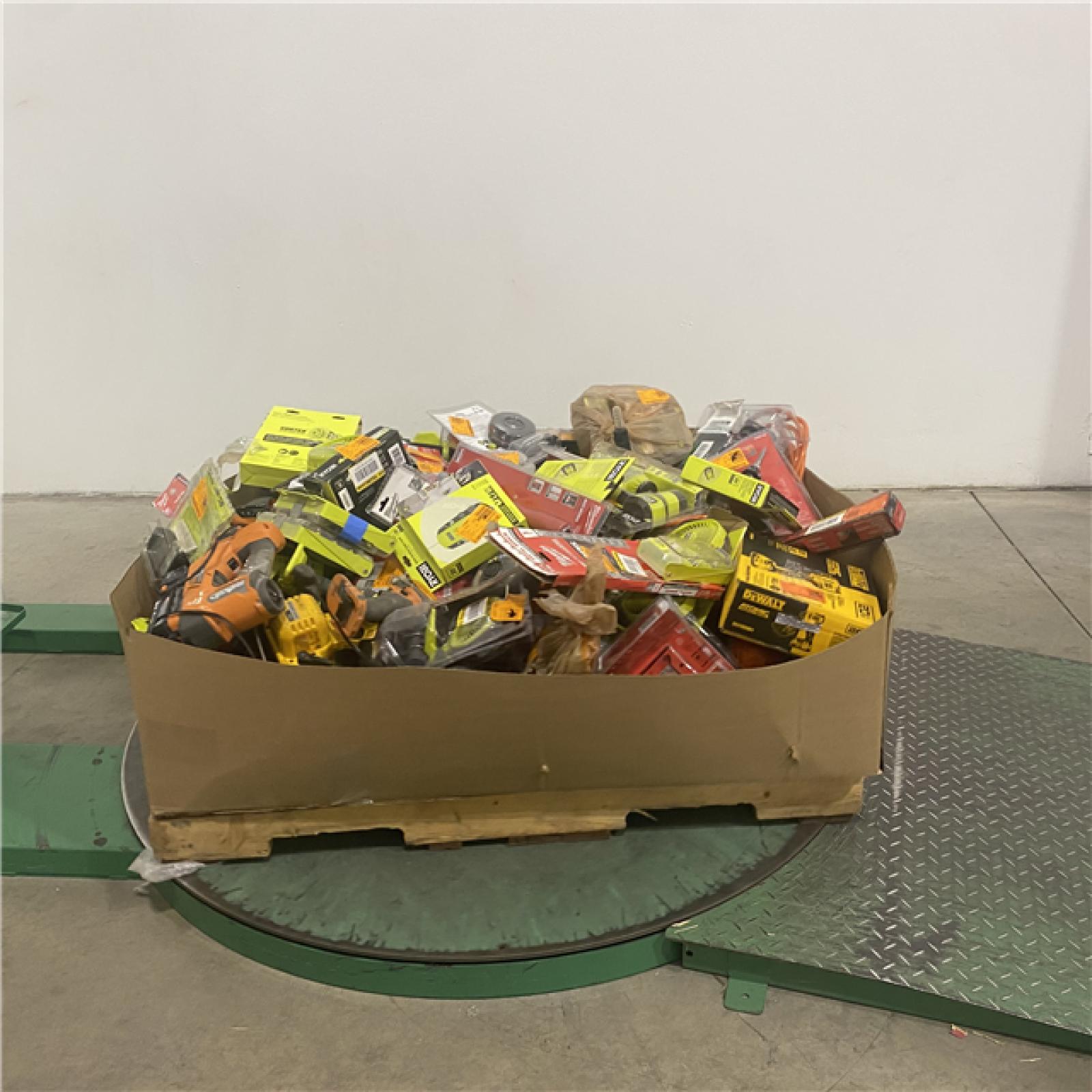 Dallas Location - As-Is Tool Pallet