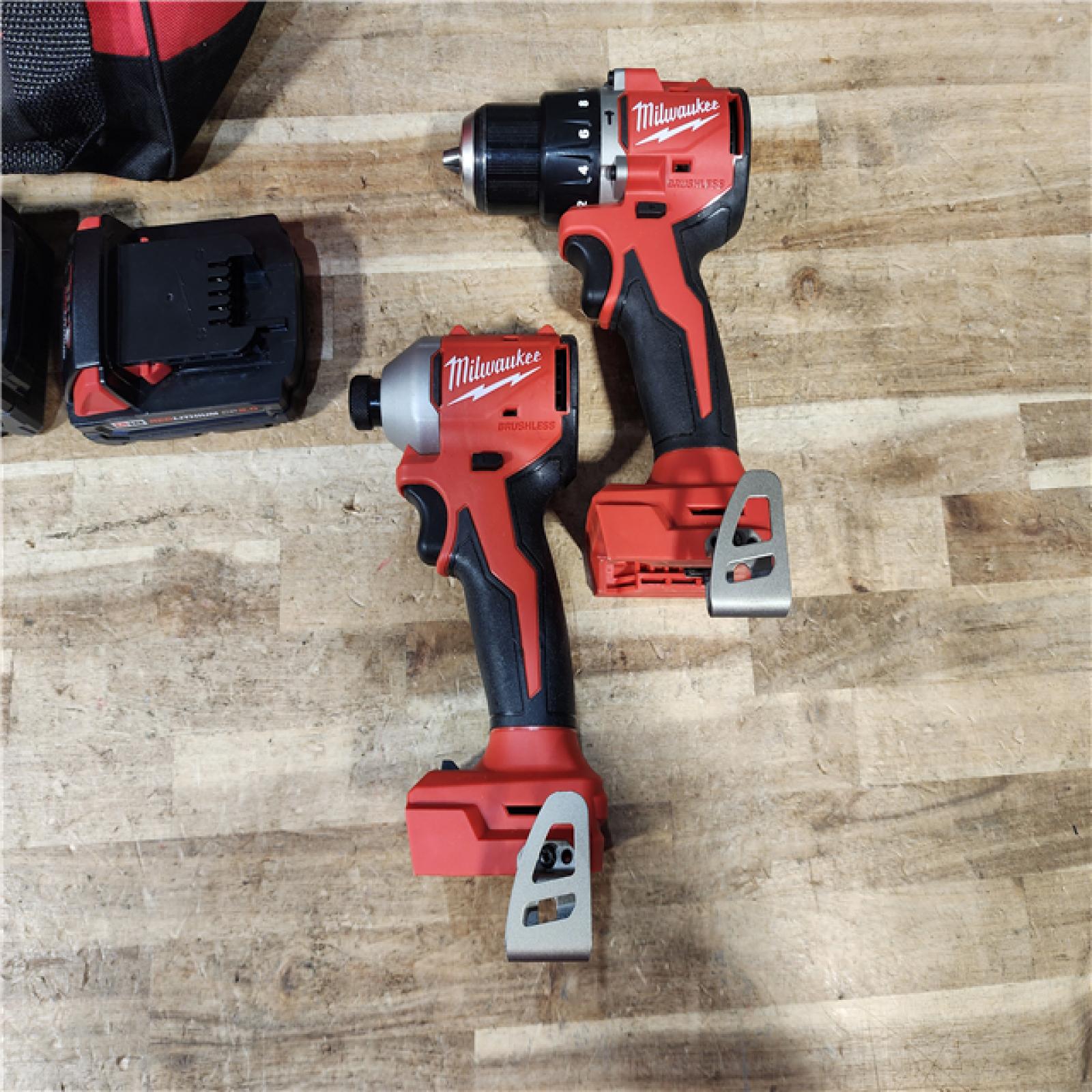 HOUSTON LOCATION - AS - IS Milwaukee 2 Tool Combo Kit W/ (2) Battery & Charger