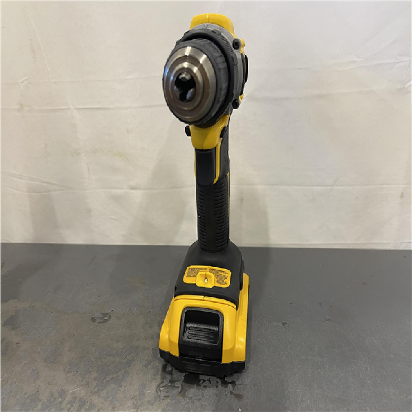 AS-IS - DEWALT ATOMIC COMPACT SERIES 20V MAX* Brushless Cordless 1/2 Drill/Driver Kit