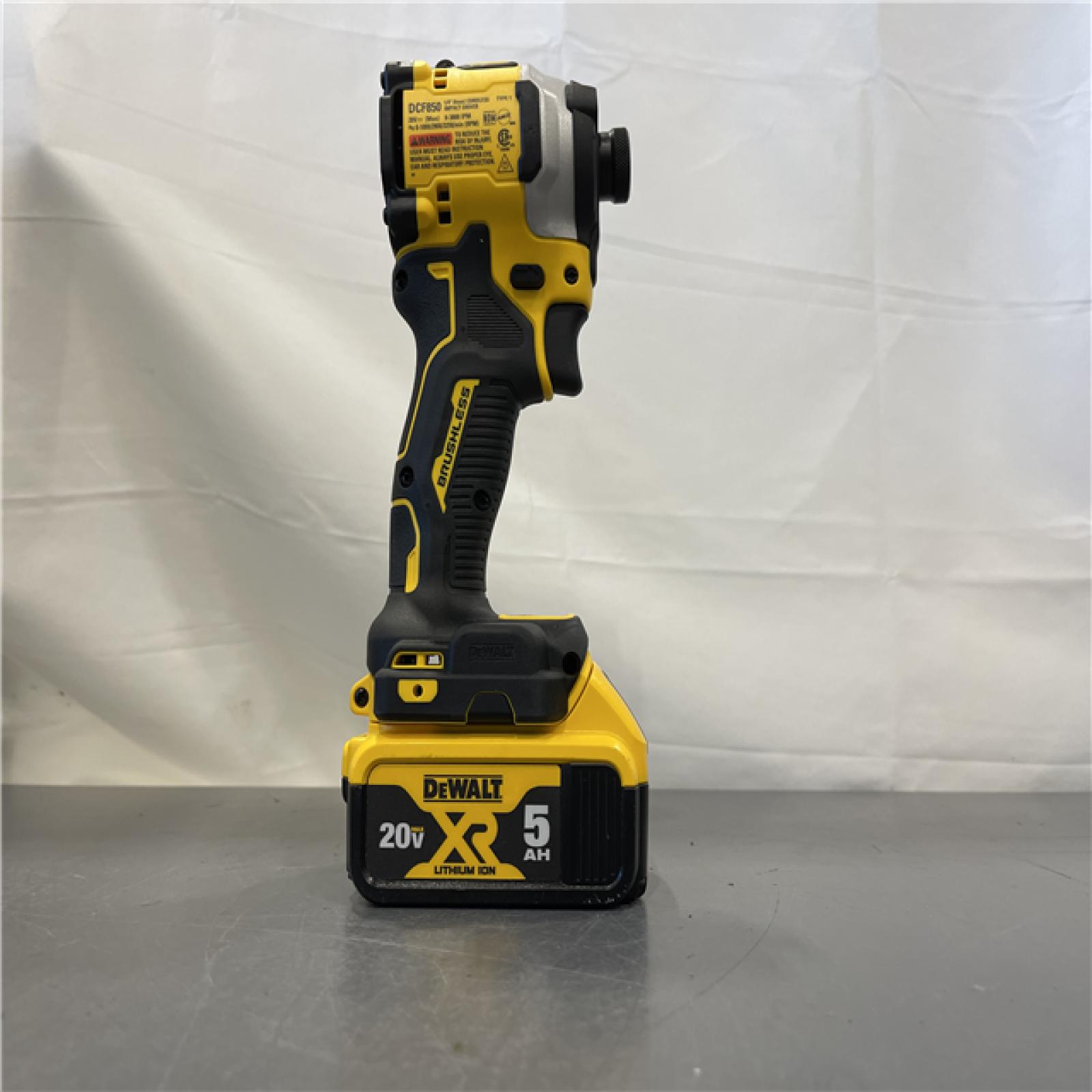 AS-IS - DeWalt 20V MAX ATOMIC 1/4 in. Cordless Brushless 3-Speed Impact Driver Kit