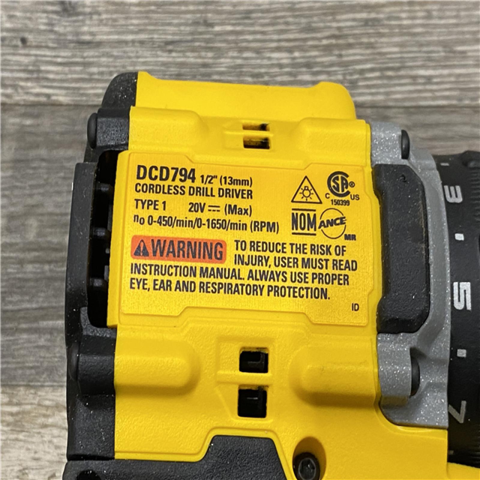 AS-IS DEWALT ATOMIC 20-Volt MAX Lithium-Ion Cordless Combo (2-Tool) Kit