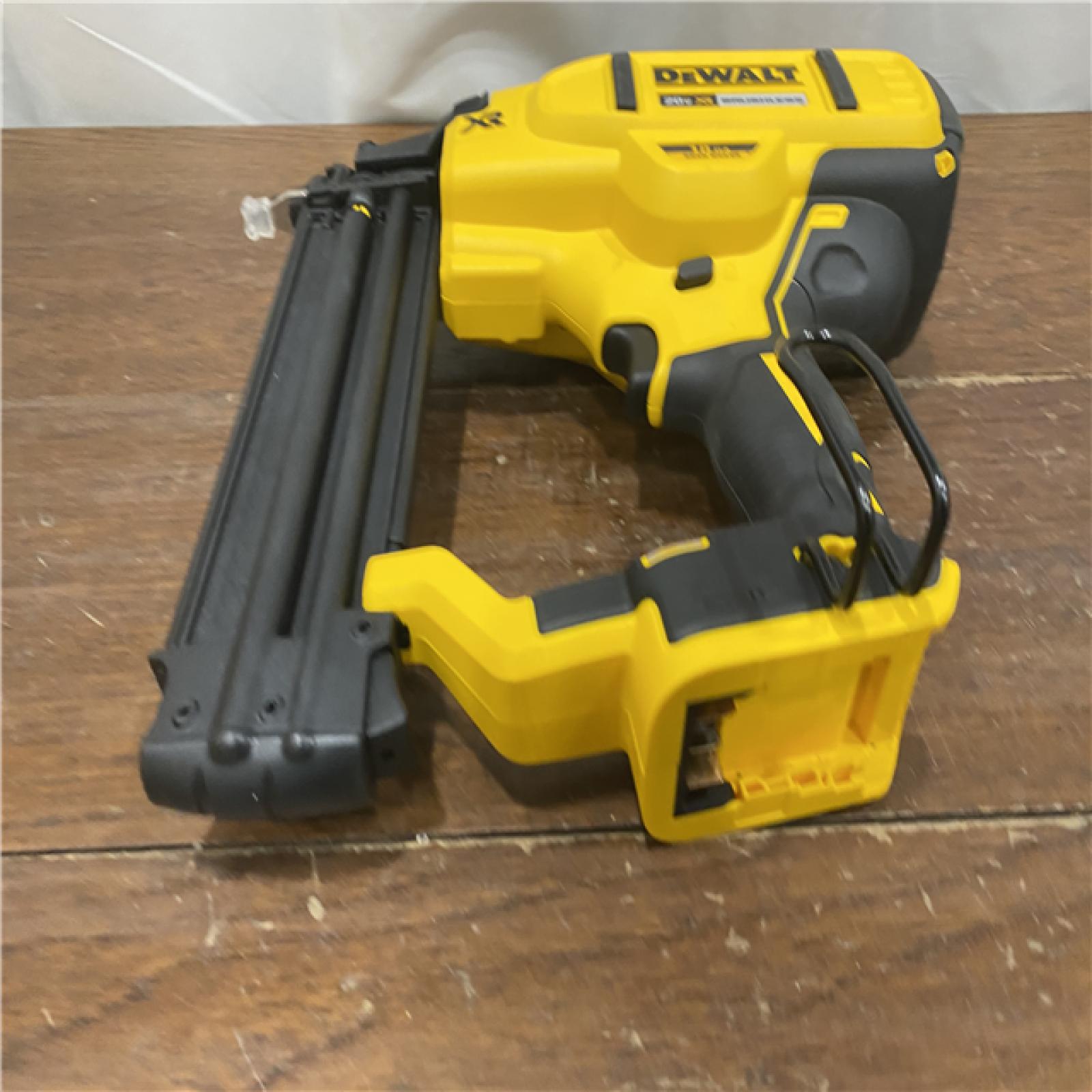 AS-IS DEWALT 20V MAX XR 18 Gauge Brad Nailer Kit
