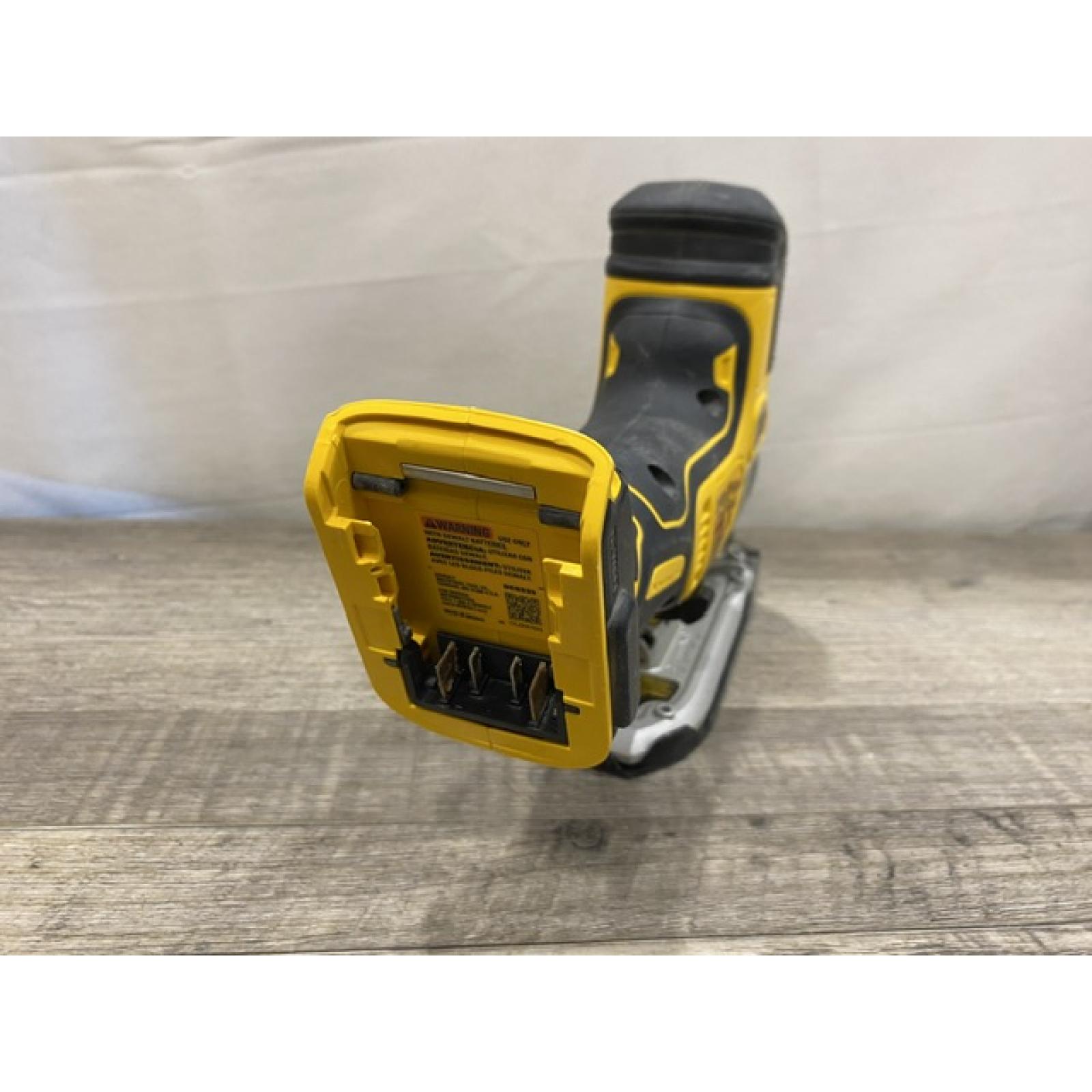 AS-IS DEWALT 20V MAX XR Cordless Barrel Grip Jigsaw (Tool Only)