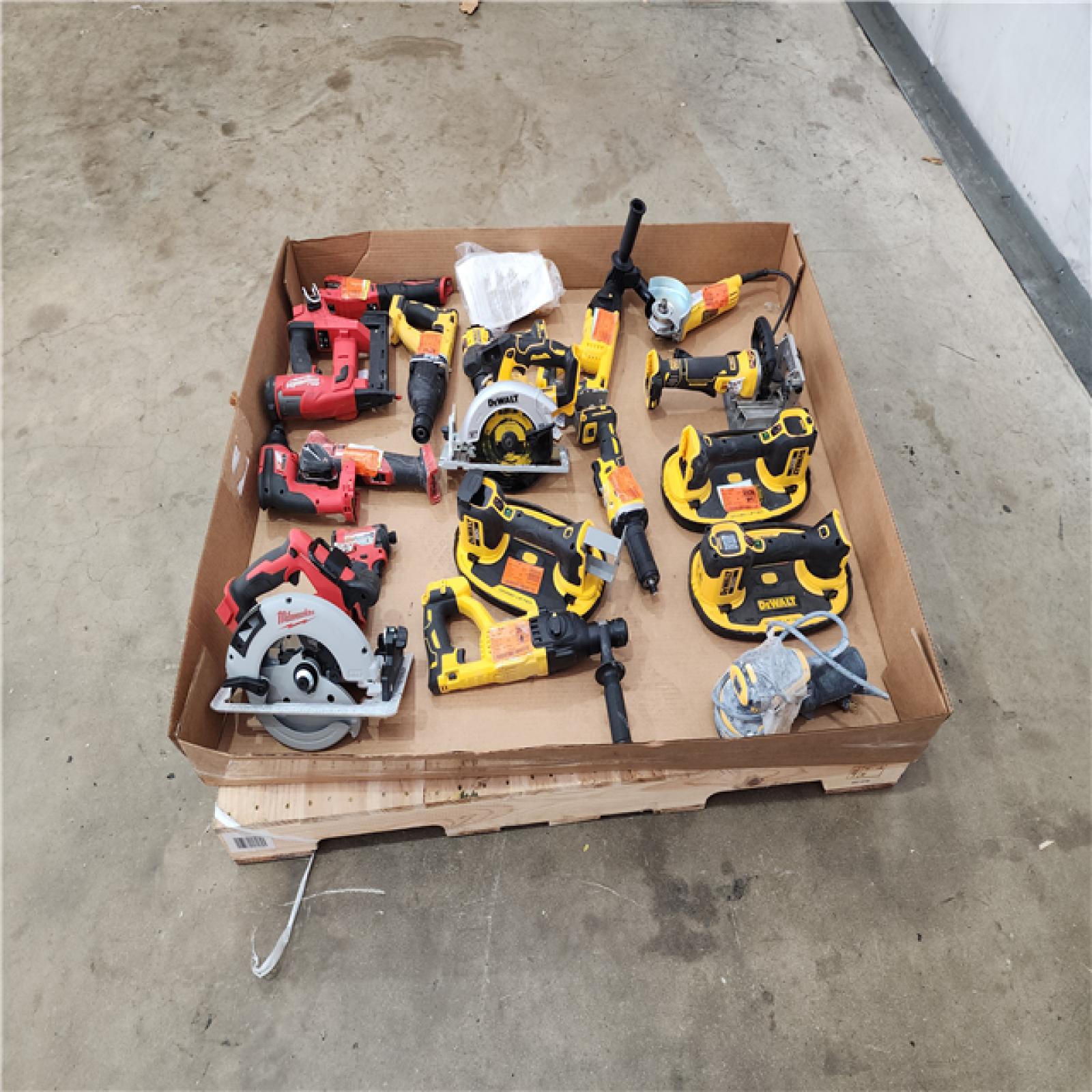 HOUSTON LOCATION - AS-IS TOOL PALLET