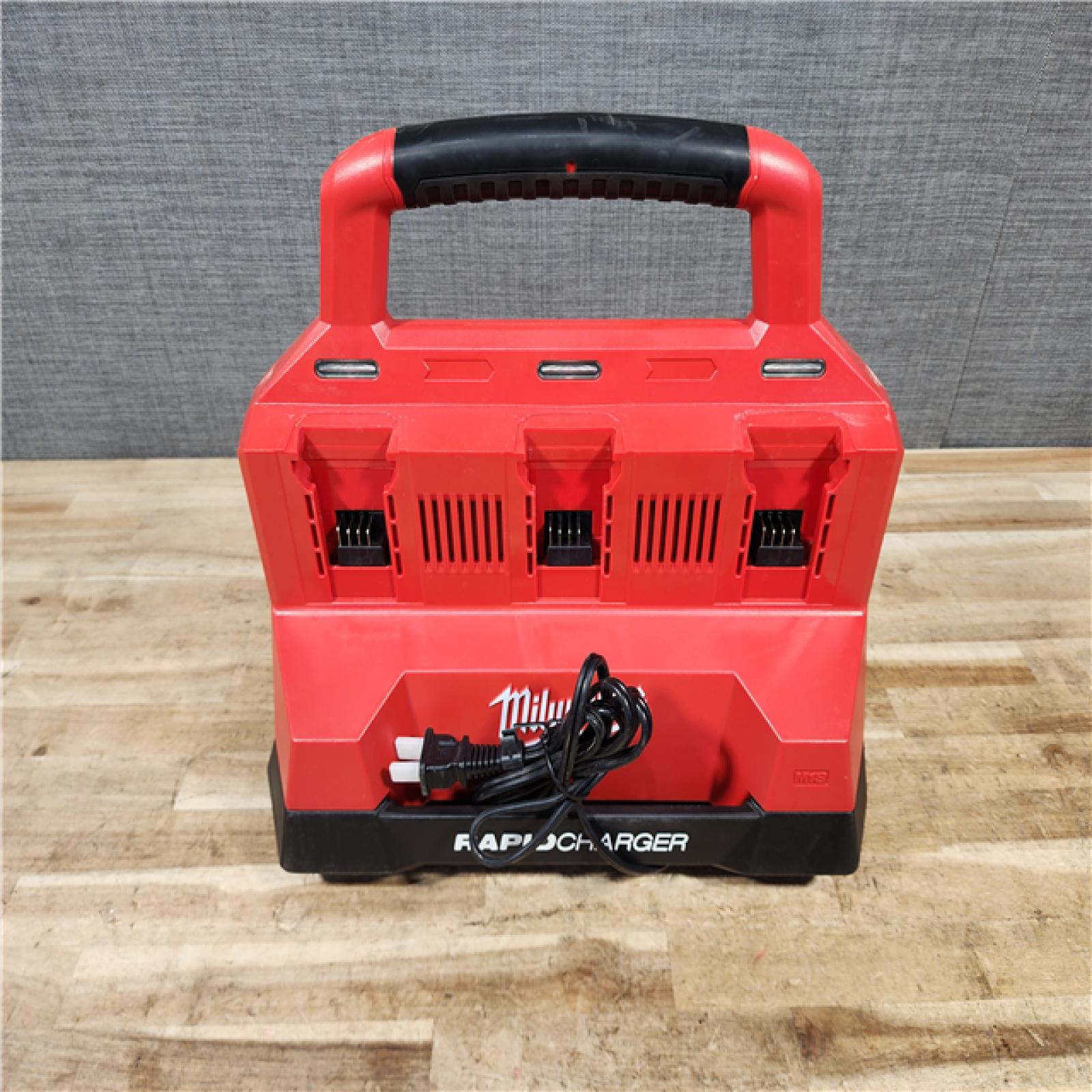HOUSTON LOCATION - AS - IS Milwaukee 18V Lithium-Ion PACKOUT 6-Port Rapid Charger