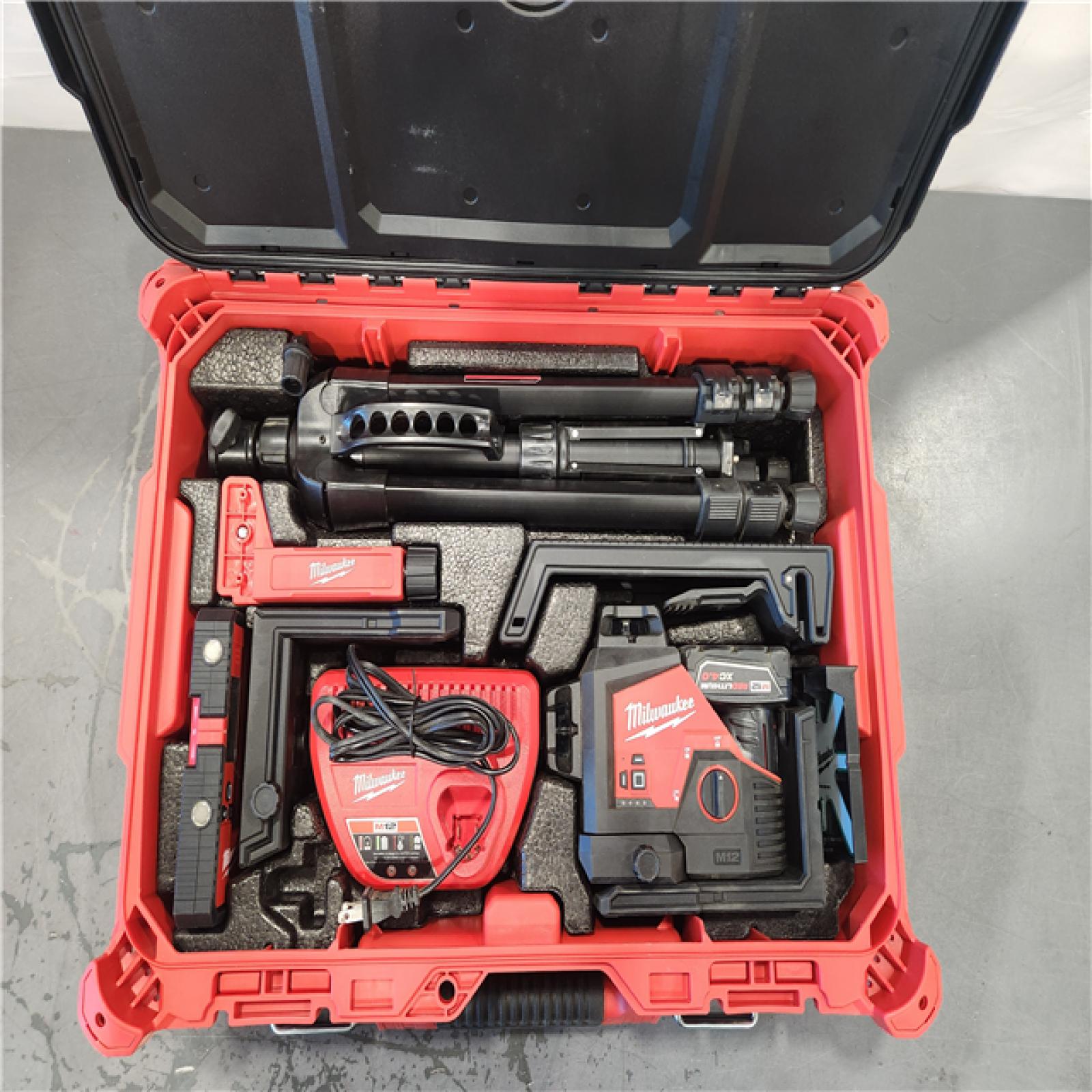AS-IS- M12 12-Volt Lithium-ion Cordless Green 250 Ft. 3-Plane Laser Level PACKOUT Kit