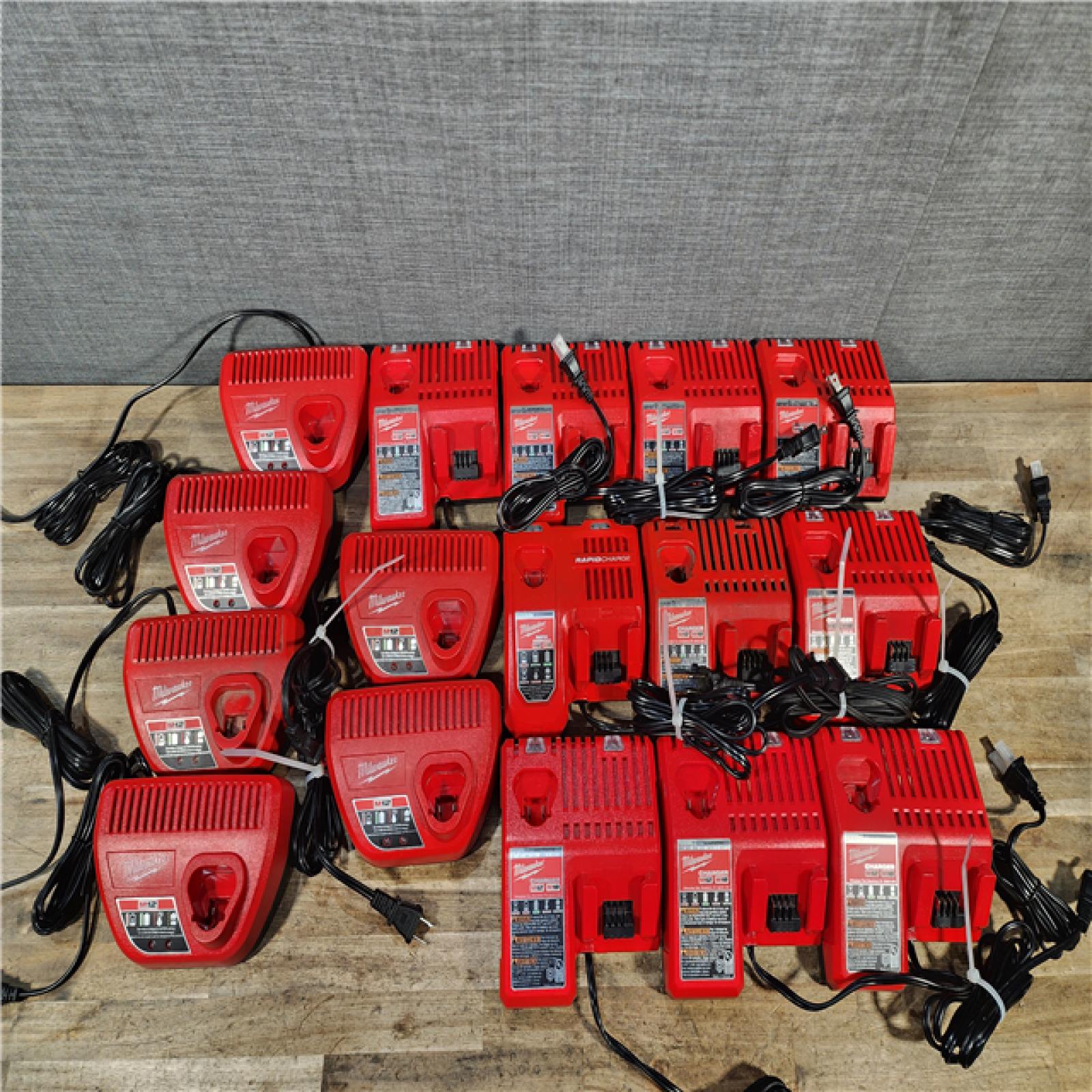 HOUSTON LOCATION - AS-IS MILWAUKEE BATTERY CHARGER PACK QTY - 16