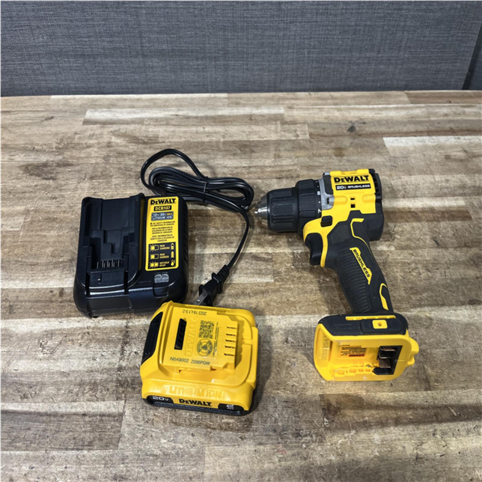 Houston Location AS-IS DEWALT Atomic 20V Lithium-Ion Cordless Compact 1/2 in. Drill/Driver Kit