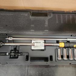 Phoenix NEW DEWALT 1/2 in. Drive Torque Wrench Tire Change Kit (7-Piece)