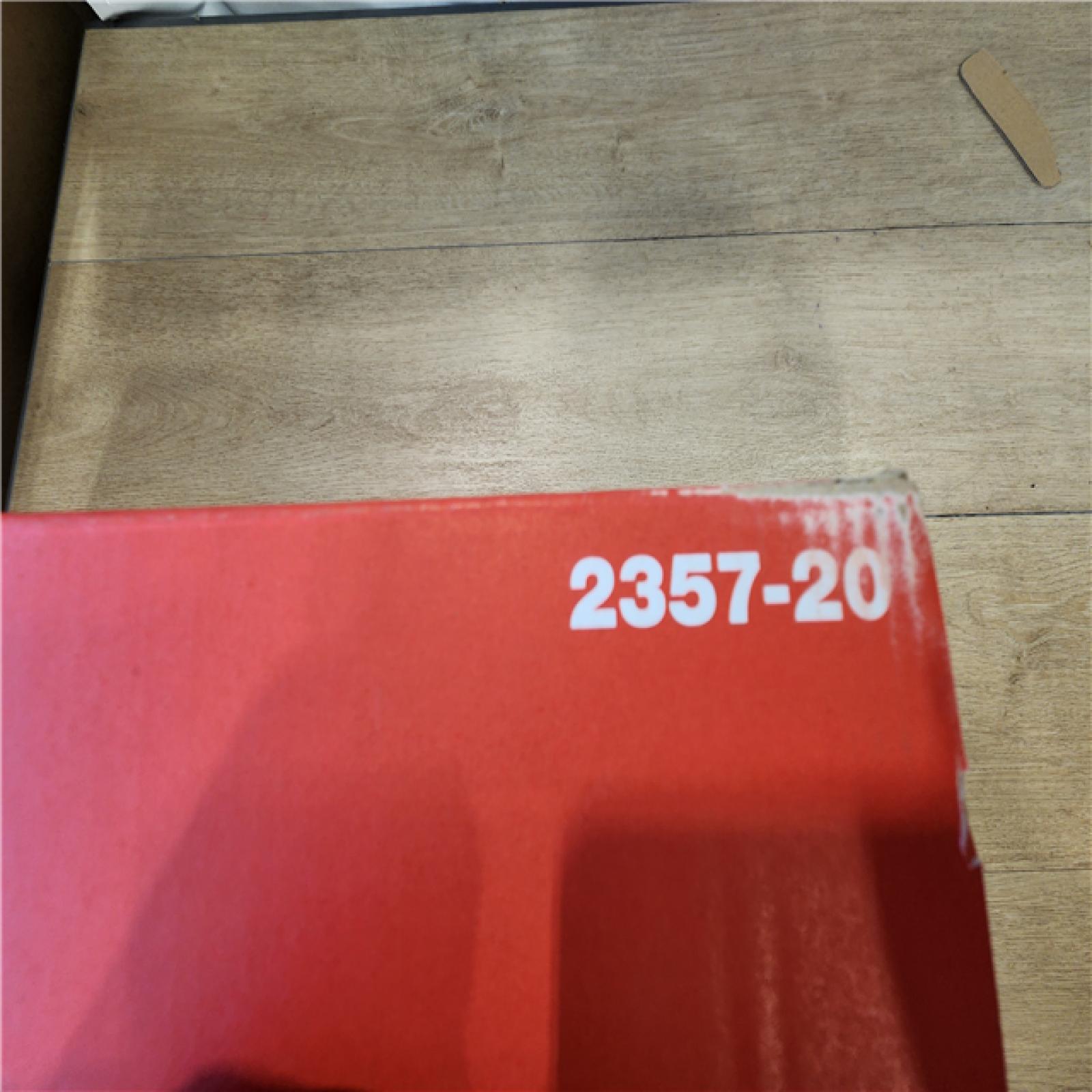 NEW- Milwaukee Tool M18 Packout Light/Charger