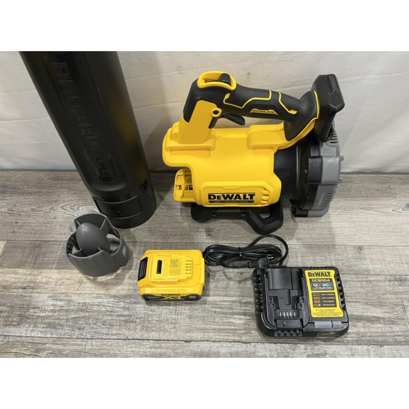 AS-IS DEWALT 20V MAX* XR Brushless Cordless Handheld Blower Kit