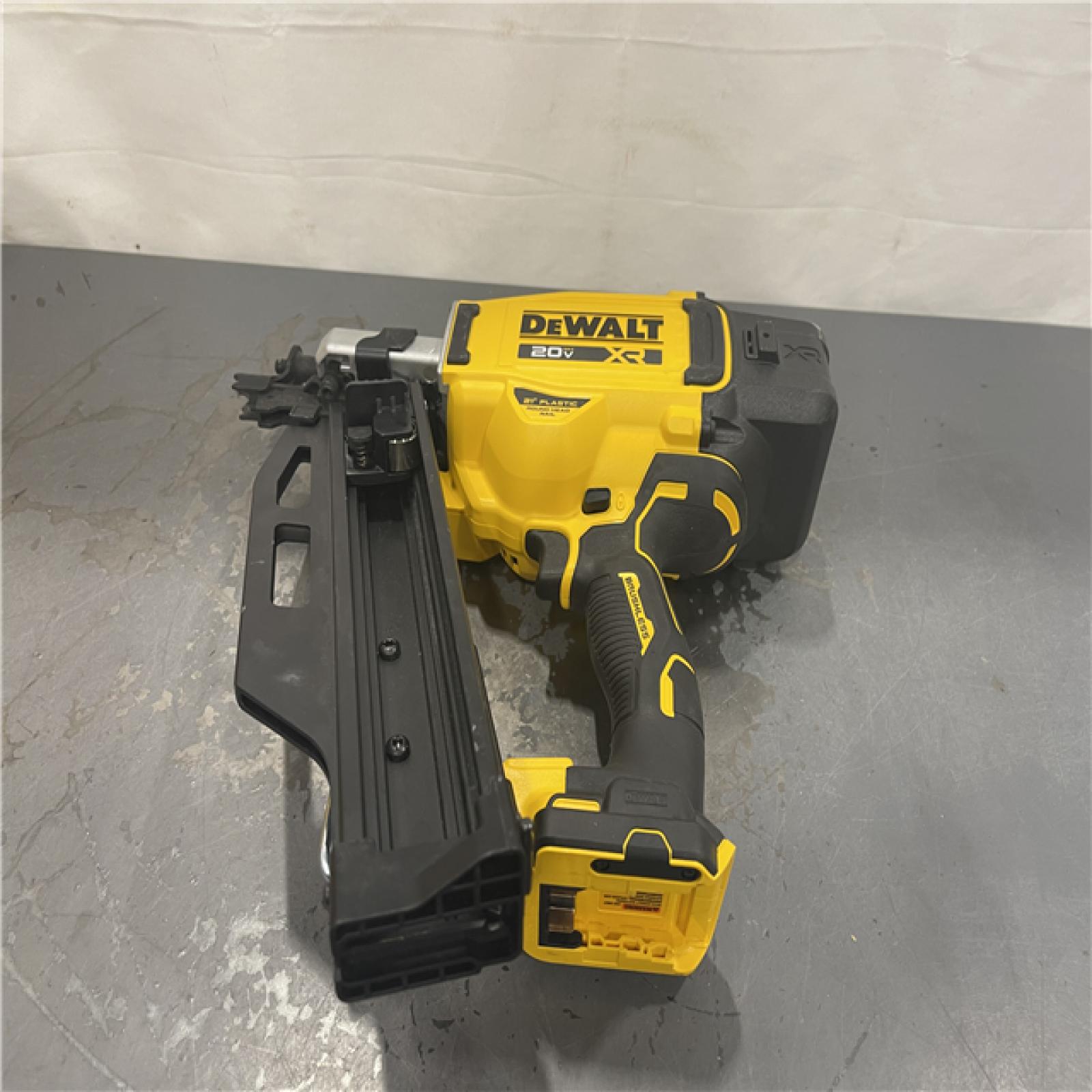 DeWalt 20V MAX Cordless 21 Deg Framing Nailer Tool Only 20 V