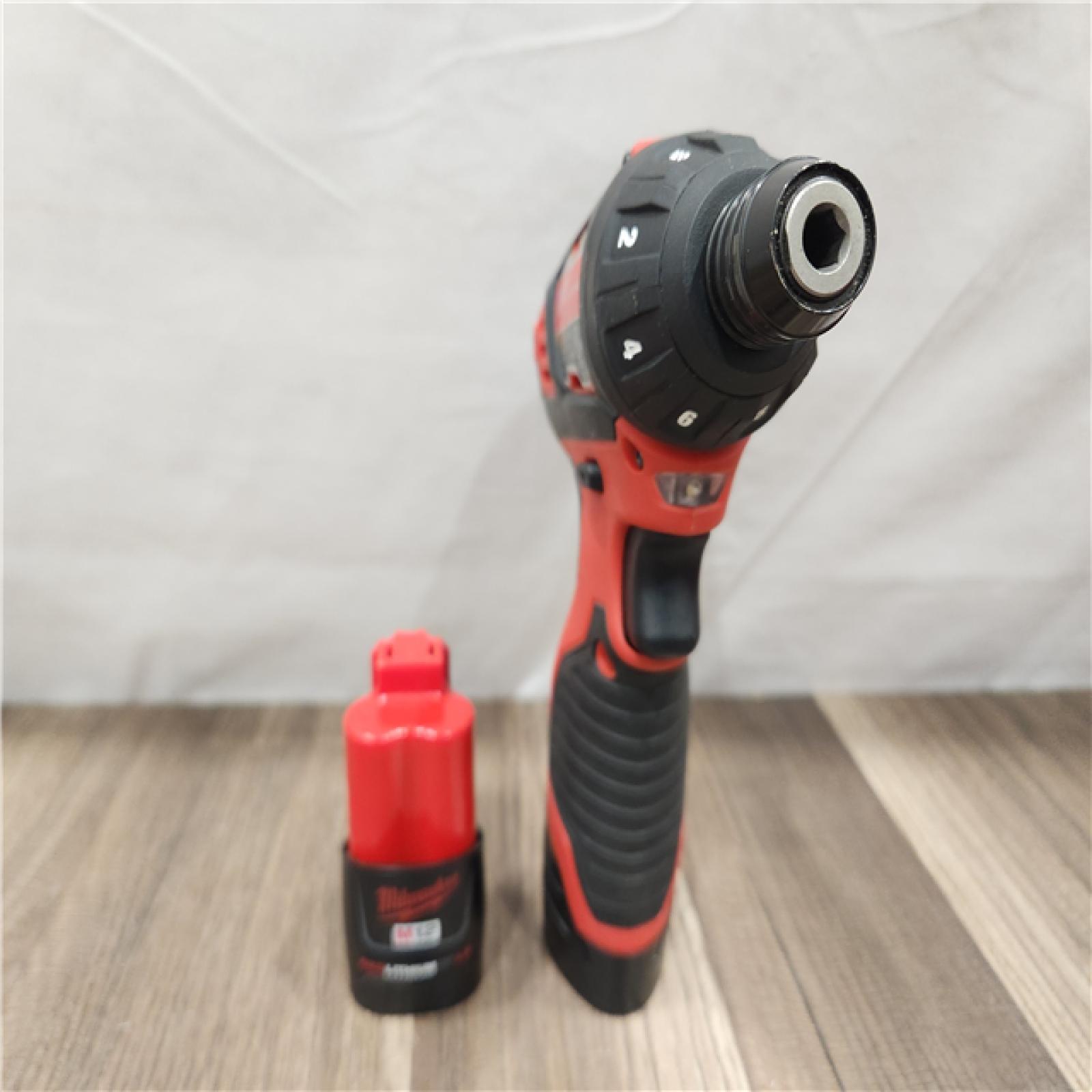 AS-IS- Milwaukee - M12 12V Cordless Screwdriver Kit