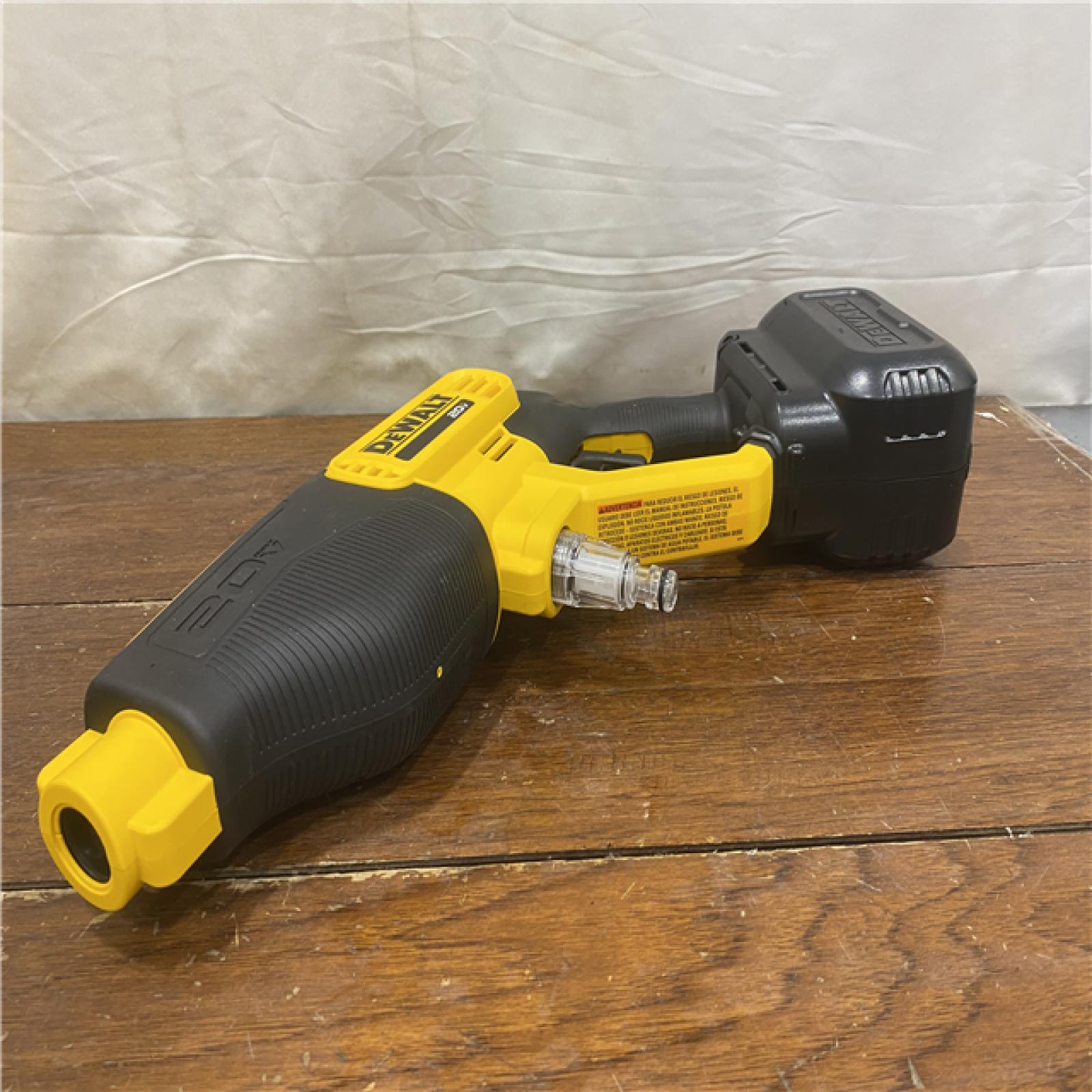 AS-IS Dewalt 20V 550 PSI  1 GPM Cordless Power Cleaner W/ 4 Nozzles Tool-Only DCPW550B