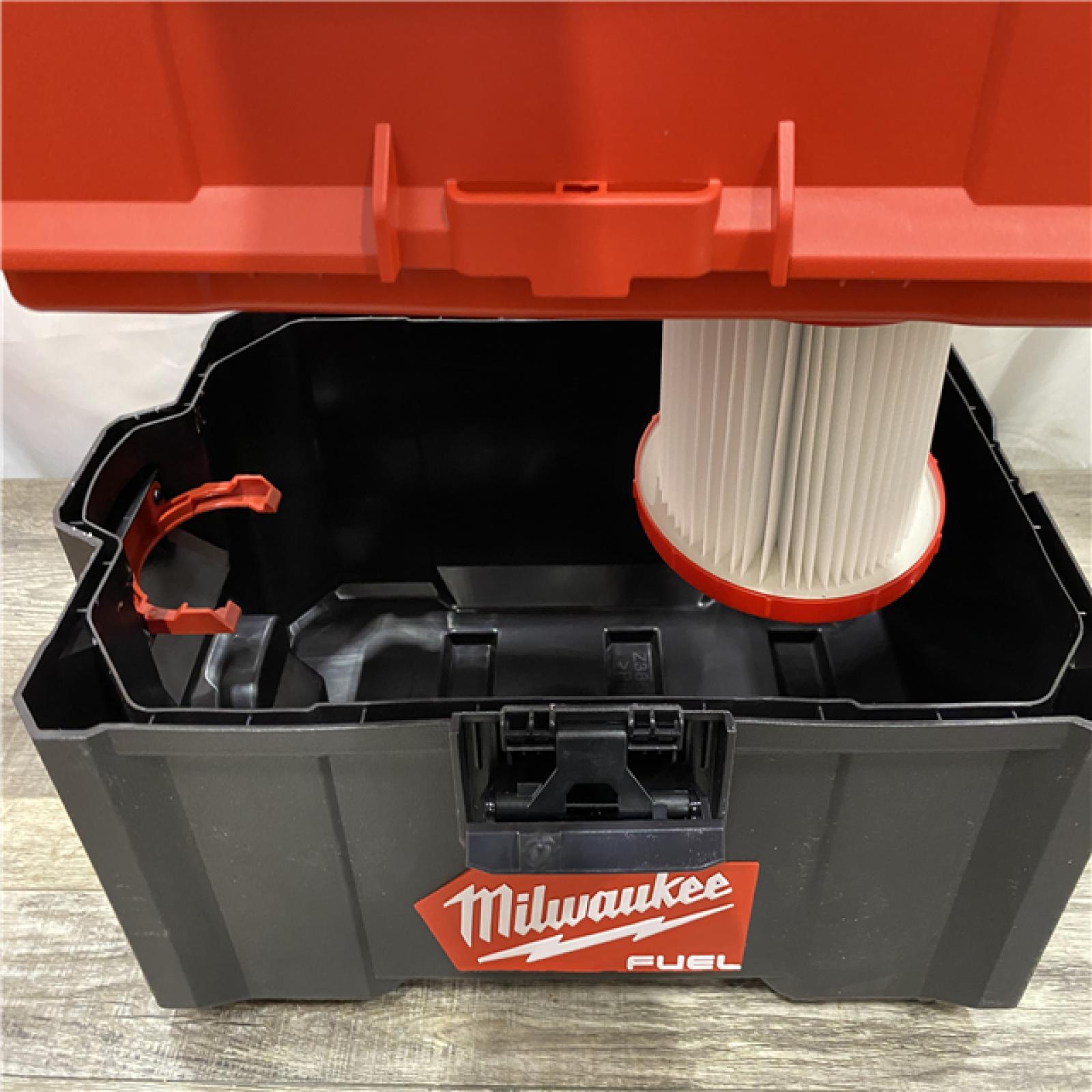 LIKE NEW - Milwaukee FUEL PACKOUT 18-Volt Lithium-Ion Cordless 2.5 Gal. Wet/Dry Vacuum (Vacuum-Only)
