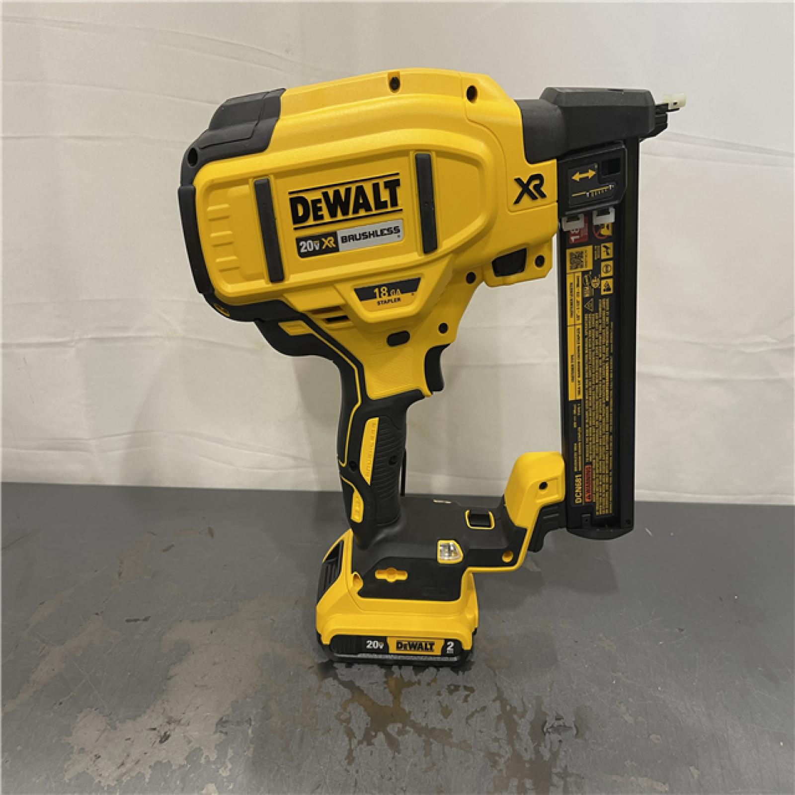 AS-IS - DeWALT 20V MAX XR Lithium-Ion Cordless 18-Gauge Narrow Crown Stapler Kit