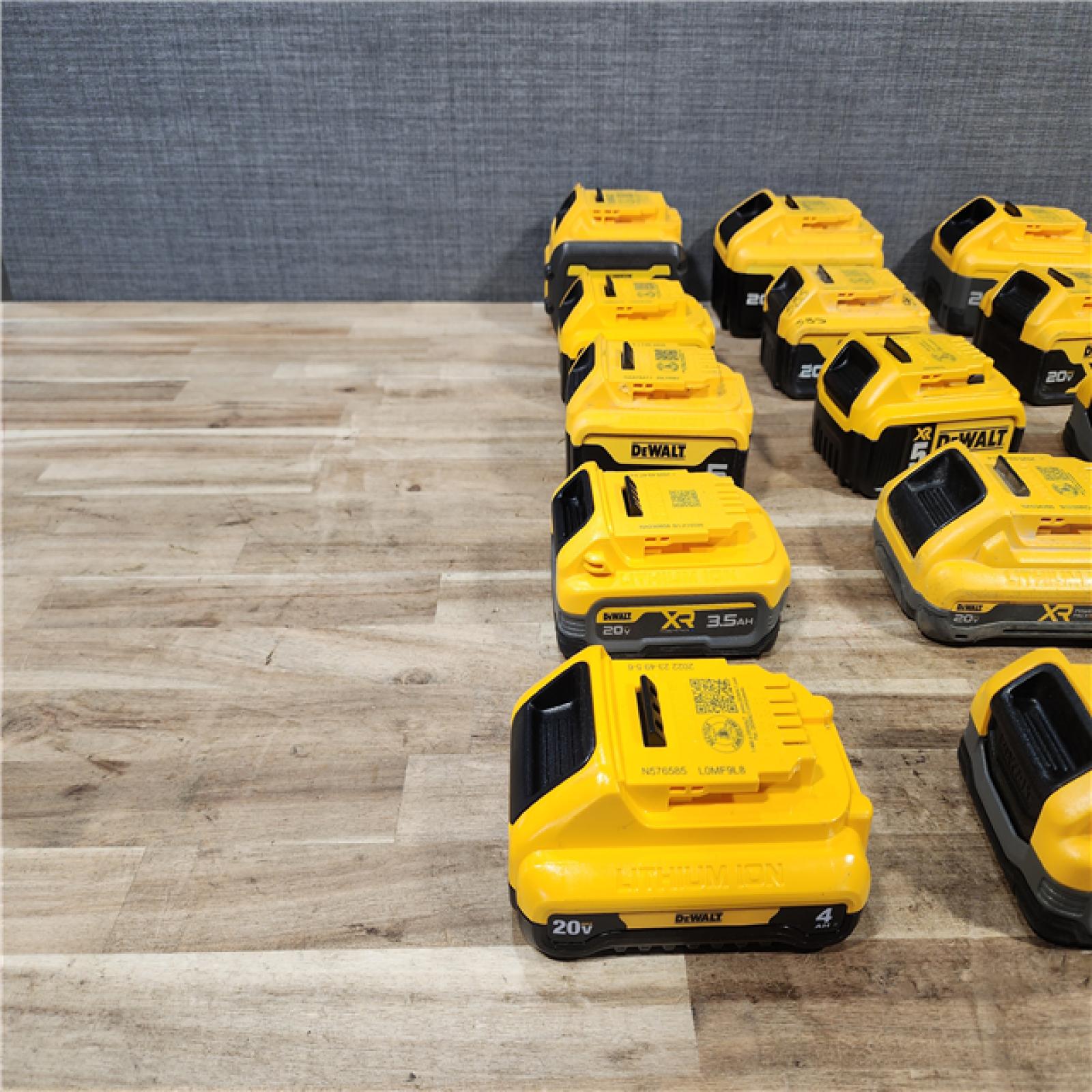 HOUSTON LOCATION - AS - IS DEWALT BATTERY PACK QTY - 15