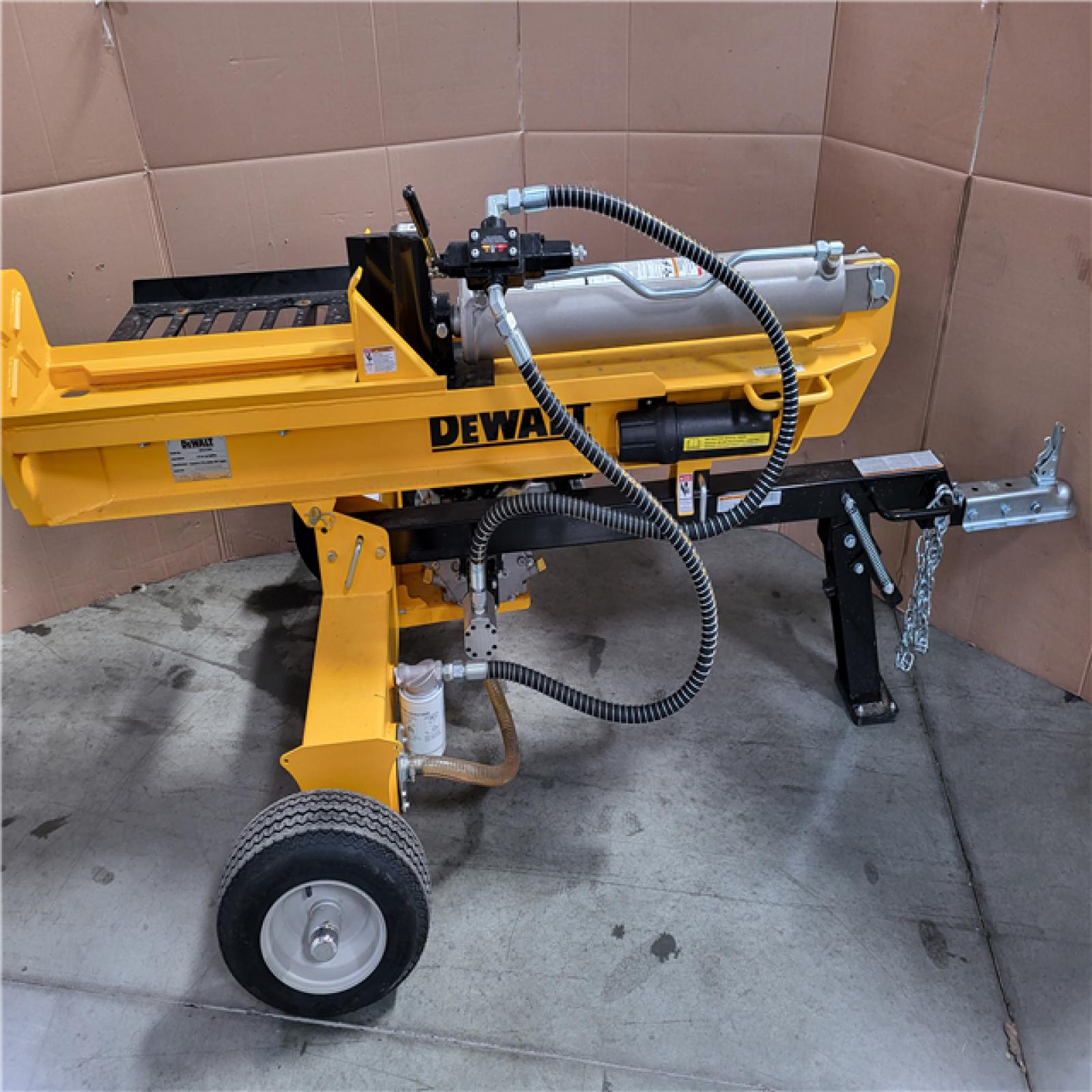 CALIFORNIA AS-IS DEWALT 32 TON LOG SPLITTER