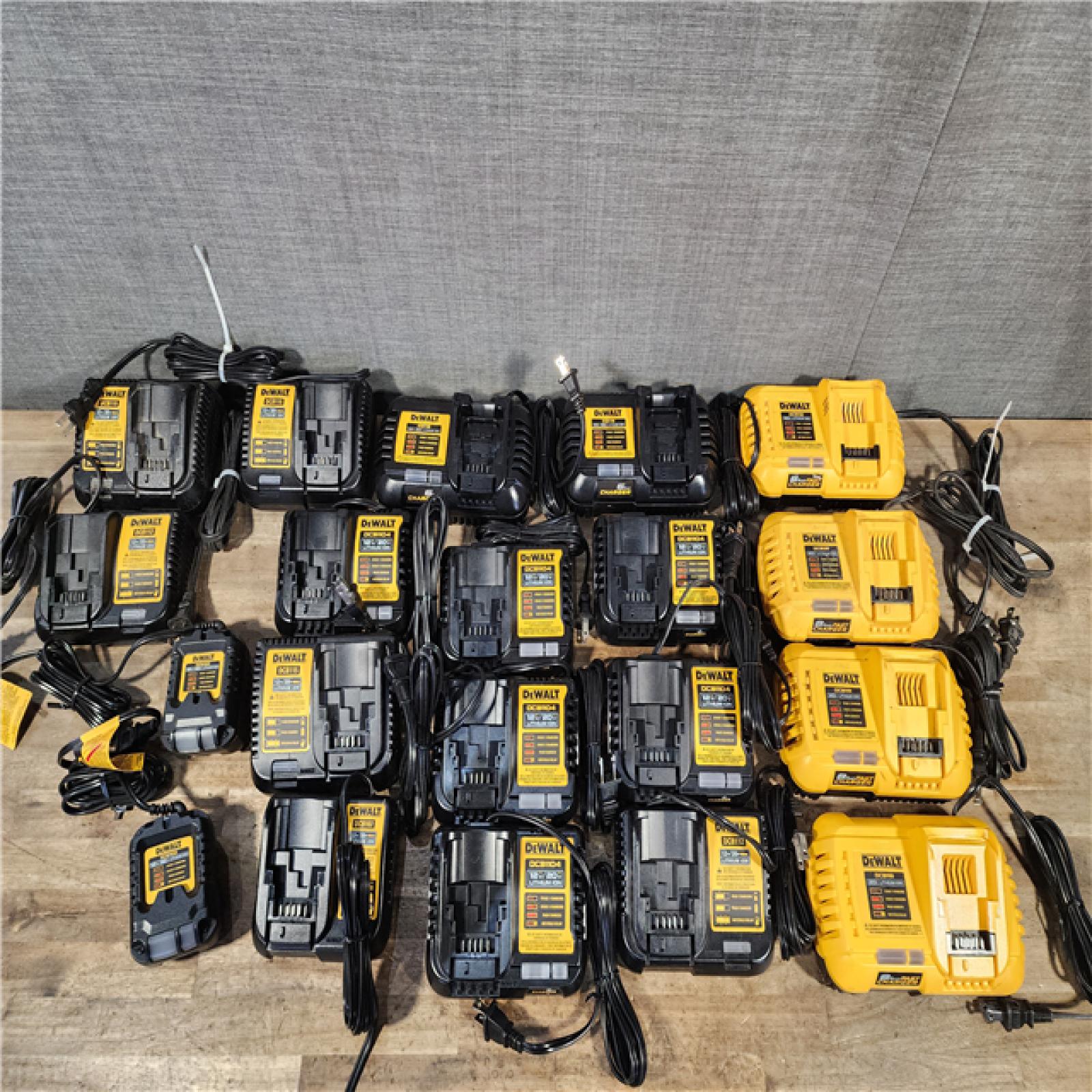 HOUSTON LOCATION - AS-IS DEWALT BATTERY CHARGER PACK QTY - 20