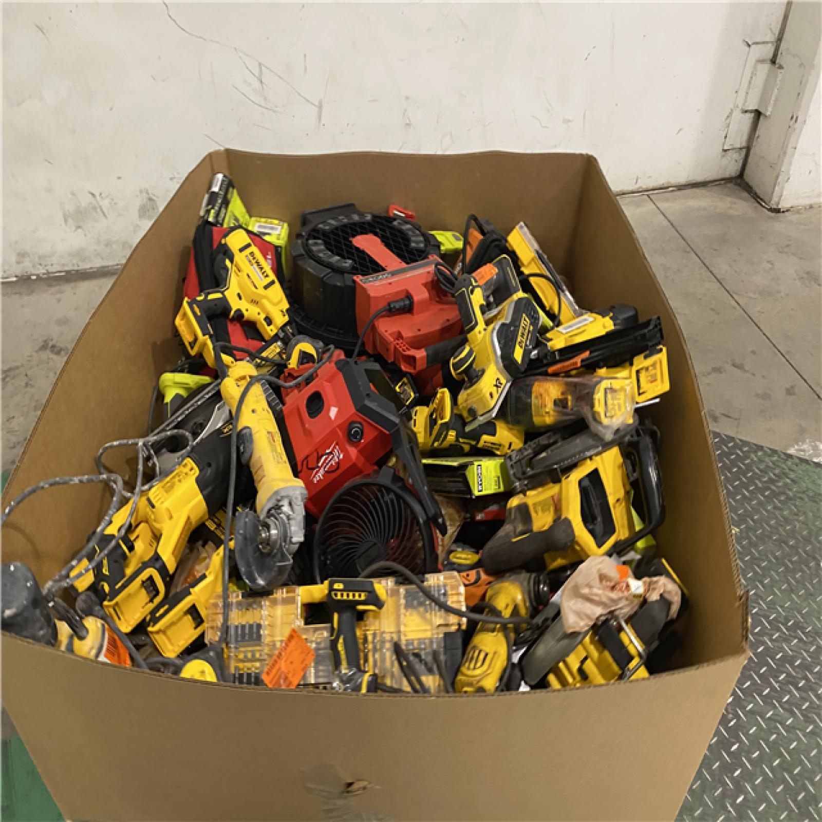 Dallas Location - As-Is Tool Pallet