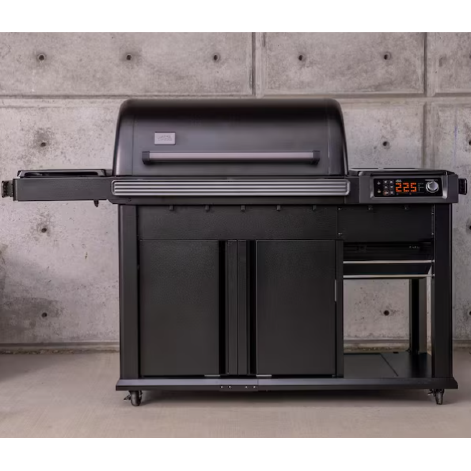 DALLAS LOCATION- AS-IS TRAEGER Woodridge Elite BBQ Wi-Fi Wood Pellet Grill and Smoker in Black