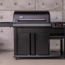 DALLAS LOCATION- AS-IS TRAEGER Woodridge Elite BBQ Wi-Fi Wood Pellet Grill and Smoker in Black