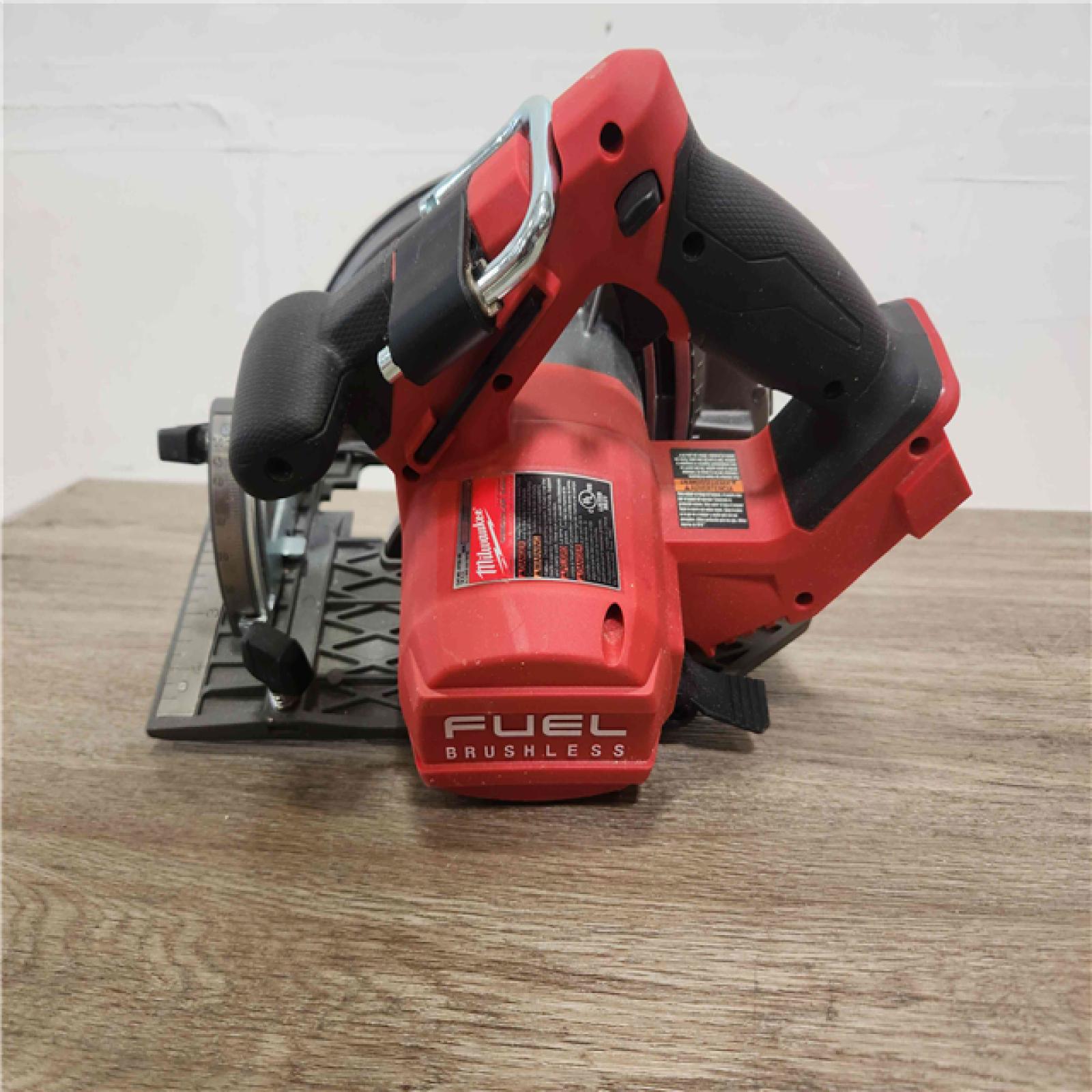 Phoenix Location NEW Milwaukee M18 FUEL 18V Lithium-Ion Brushless Cordless 6-1/2 in. Circular Saw (Tool-Only)