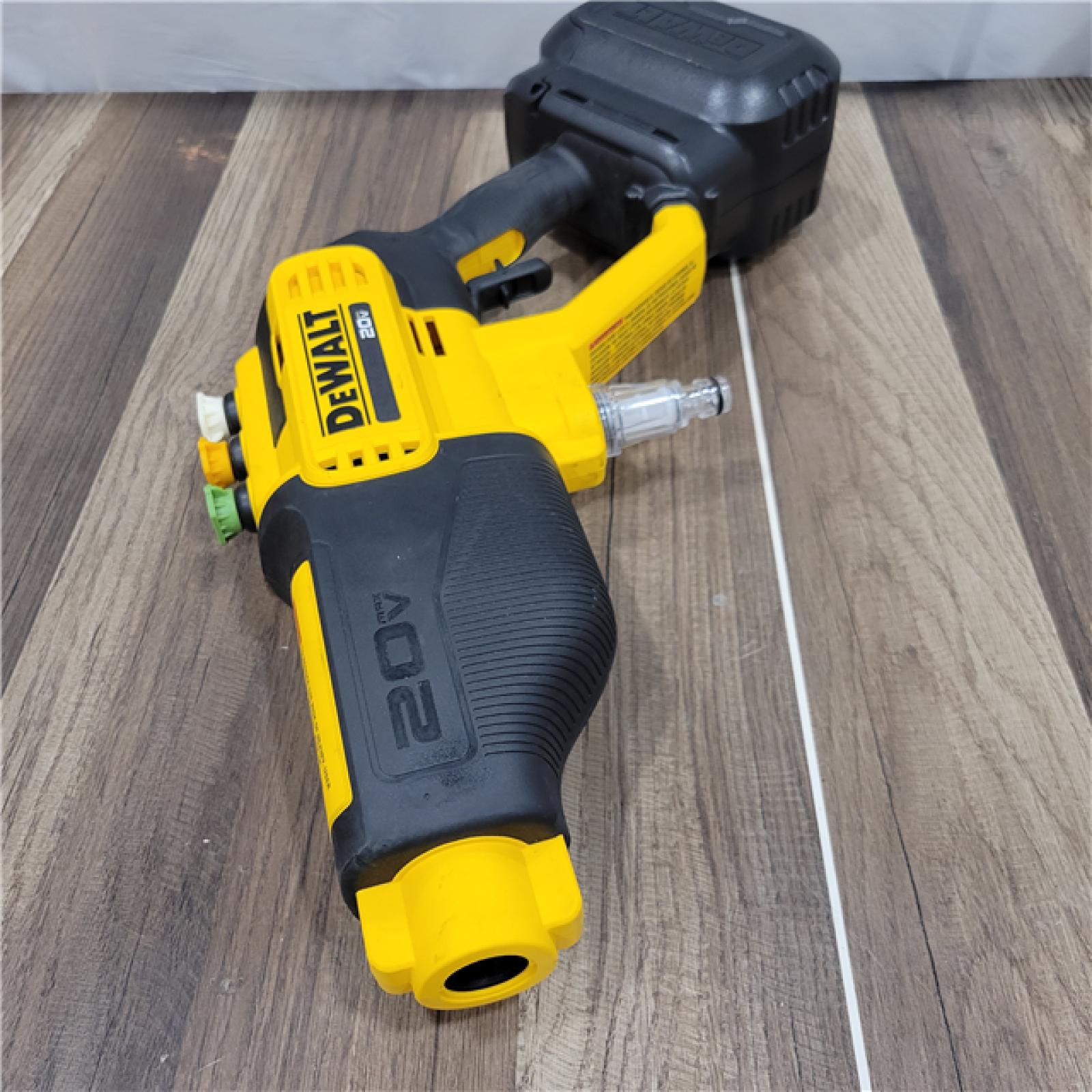 AS-IS Dewalt 20V 550 PSI  1 GPM Cordless Power Cleaner W/ 4 Nozzles Tool-Only DCPW550B