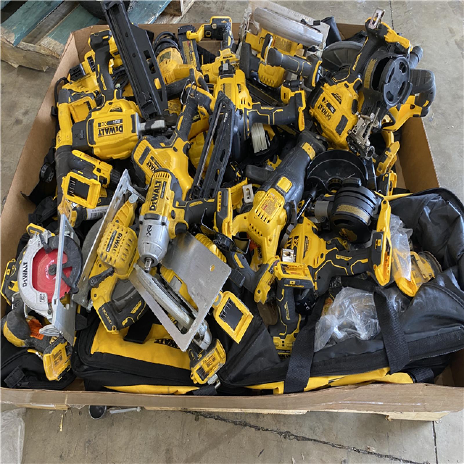 Houston Location AS IS - Tool Pallet