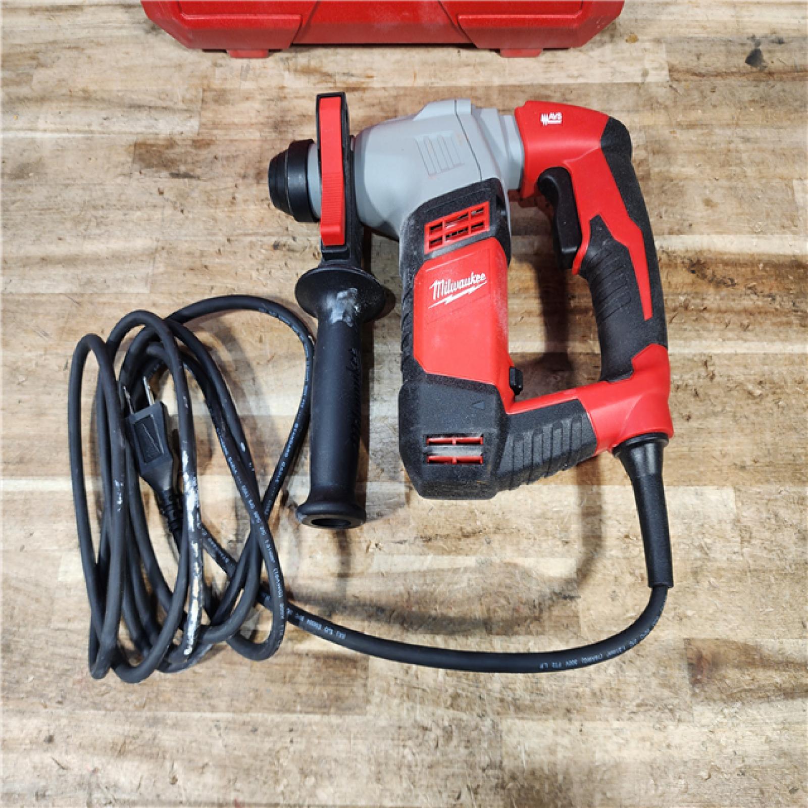 HOUSTON LOCATION - AS - IS Milwaukee 5263-21 5/8' SDS Plus Rotatry Hammer