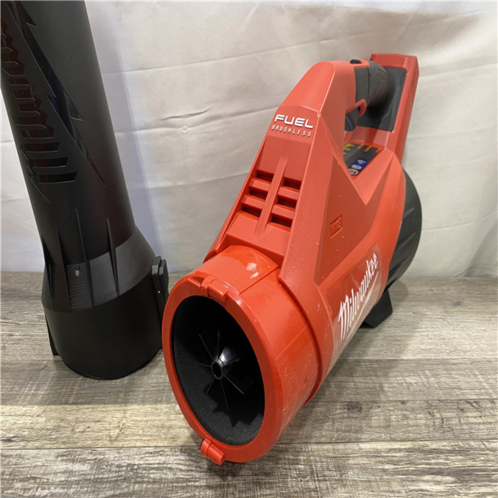 AS-IS Milwaukee FUEL 120 MPH 500 CFM 18V Brushless Cordless Battery Powered Leaf Blower Kit