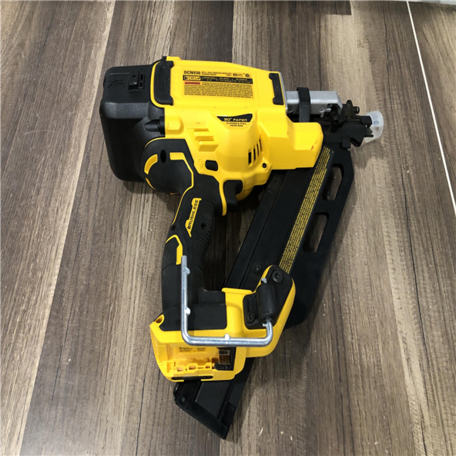 AS-IS  DEWALT 20-Volt 30° Cordless Framing Nailer (Tool-Only)