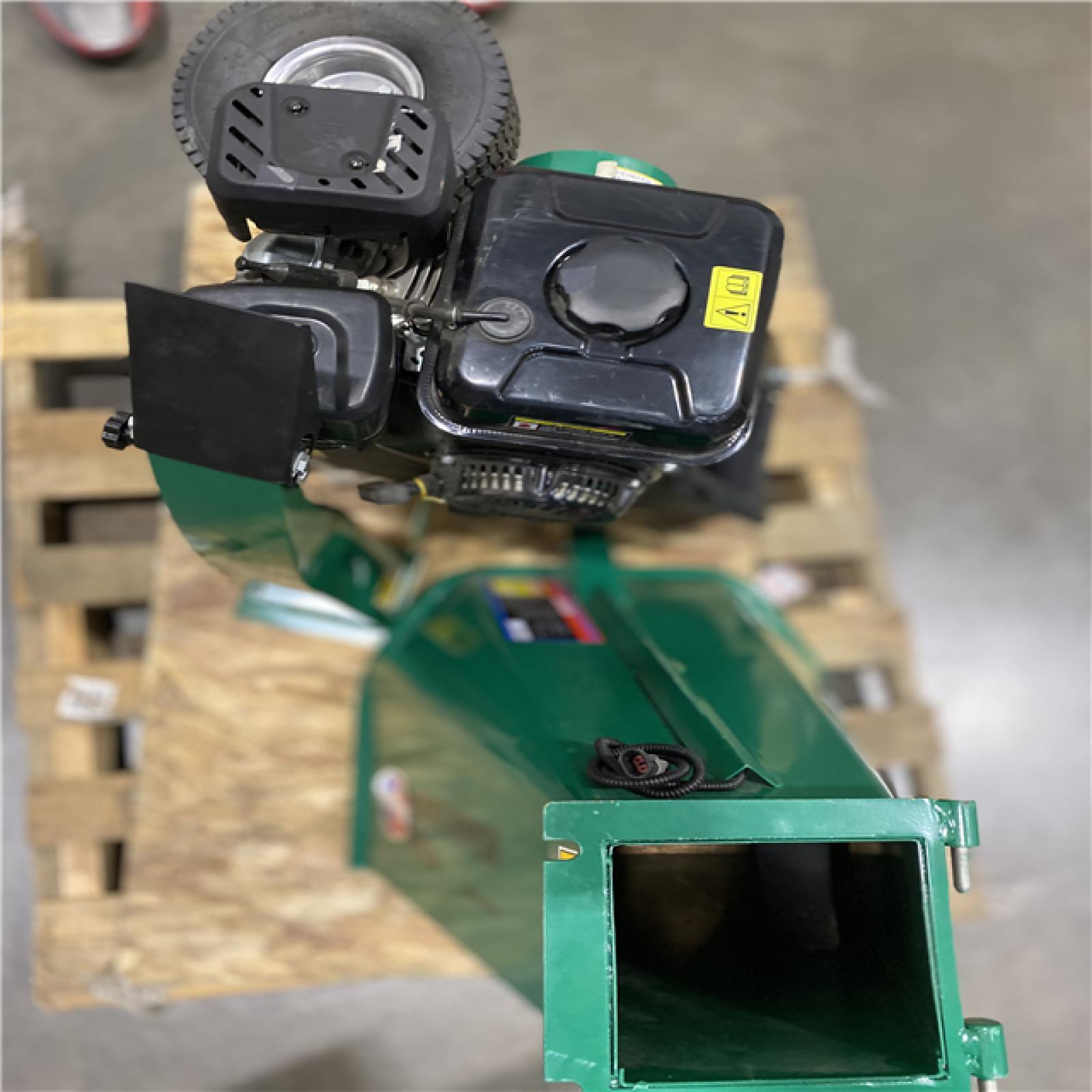 Dallas Location - As-Is APWC210 Woodchipper 4 Cutter Chipper Shredder