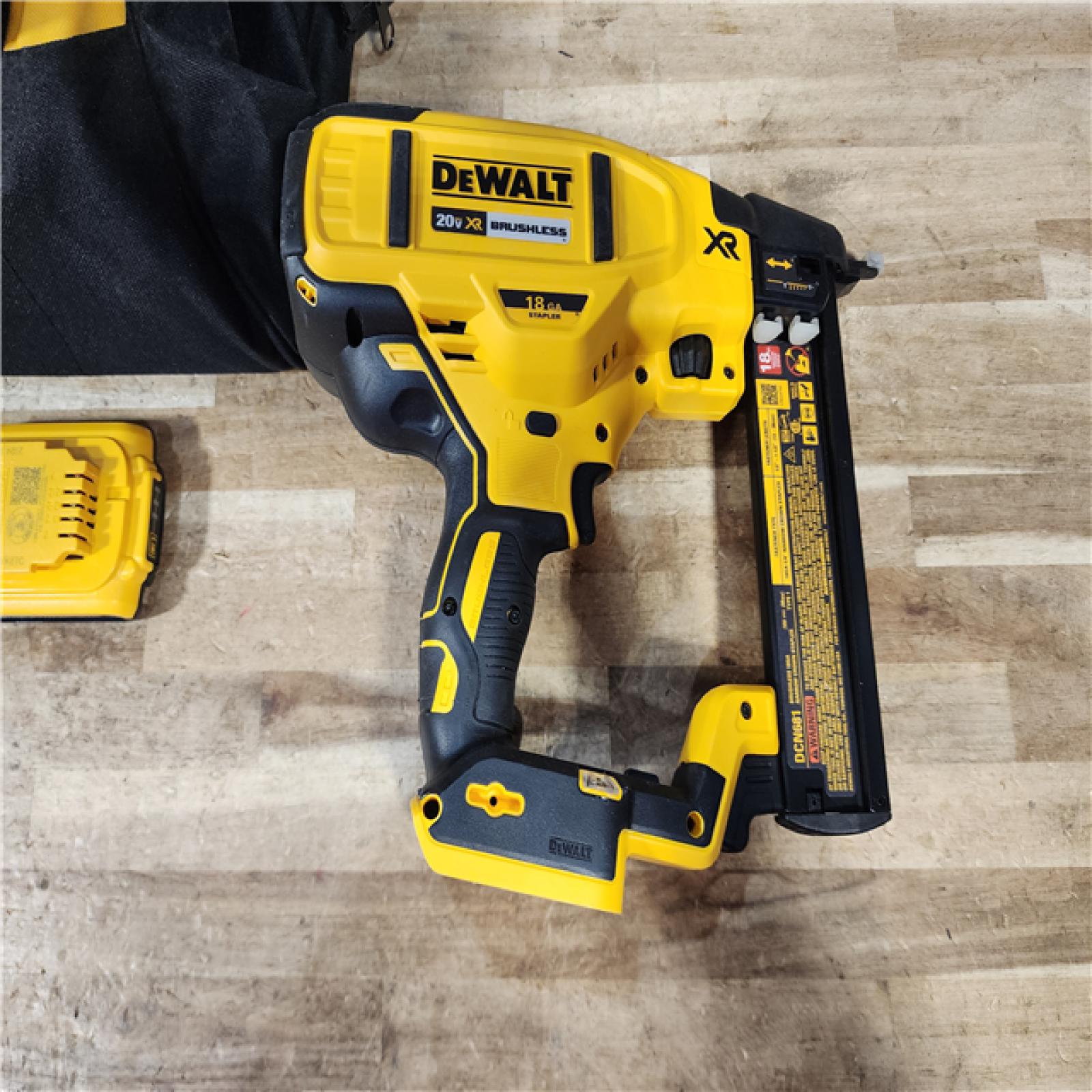 HOUSTON LOCATION - AS - IS DEWALT 20V MAX XR Lithium-Ion Cordless 18-Gauge Narrow Crown Stapler Kit