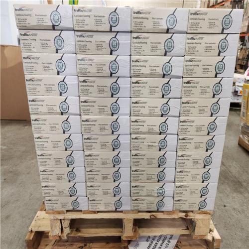 Phoenix Location NEW TrafficMaster Rockwood Oak 7 mm T x 7.64 in. W Laminate Wood Flooring (1063 sqft/44 case)