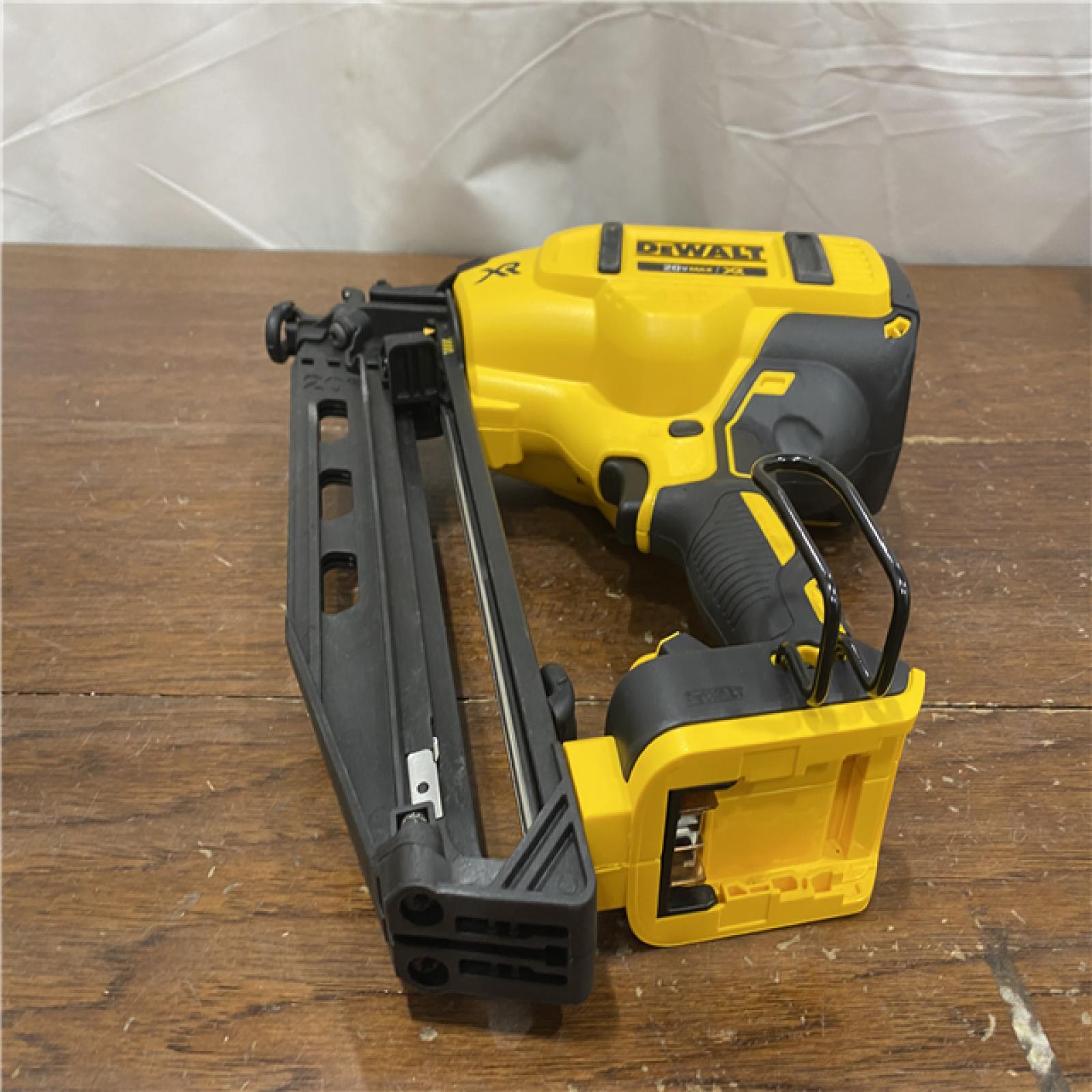 AS-IS DeWalt DCN660D1 20V 16 Gauge Cordless Angled Finish Nailer Kit W/ 2Ah Battery