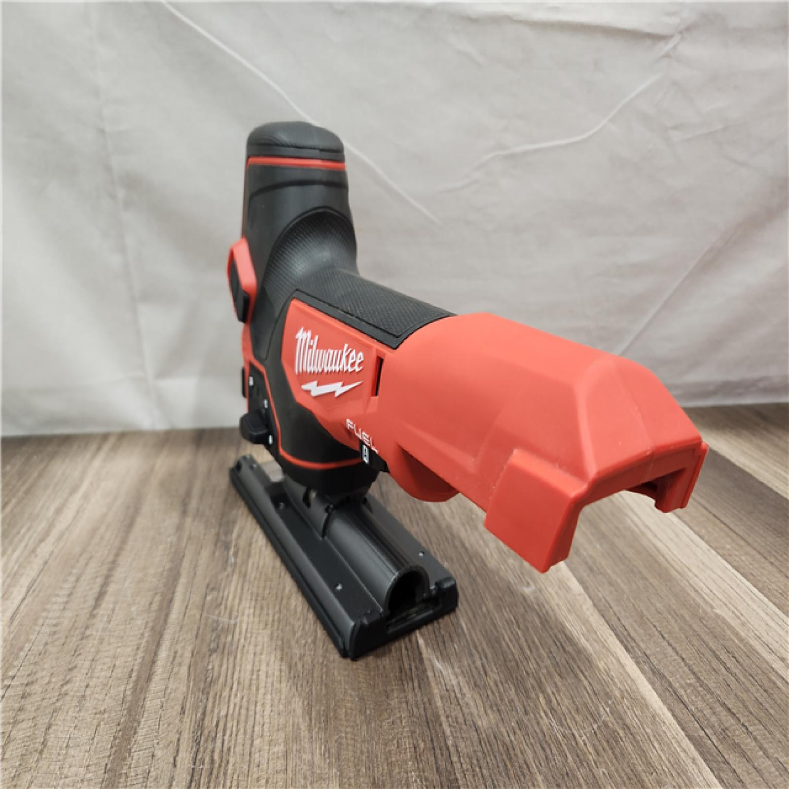 AS-IS- Milwaukee M18 FUEL 18 Volt Lithium-Ion Brushless Barrel Grip Cordless Jig Saw (TOOL ONLY)