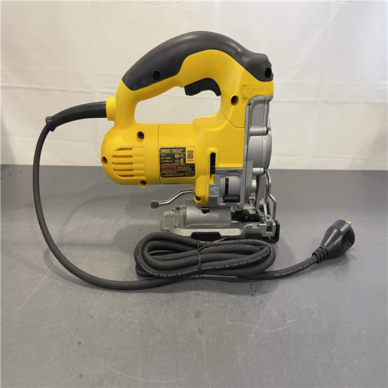 AS-IS - DEWALT 6.5 Amp Corded Jig Saw Kit