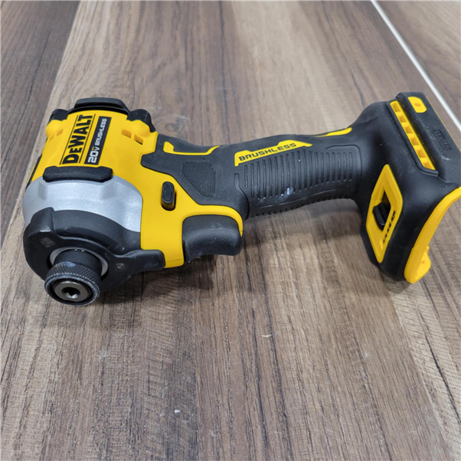 AS-IS DEWALT ATOMIC 20V MAX Lithium-Ion Cordless 1/4 in. Brushless Impact Driver Kit, 5 Ah Battery, Charger, and Bag