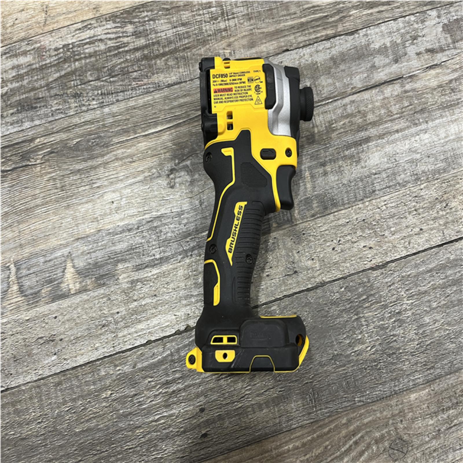AS-IS DEWALT ATOMIC 20V MAX Lithium-Ion Cordless 1/4 in. Brushless Impact Driver Kit