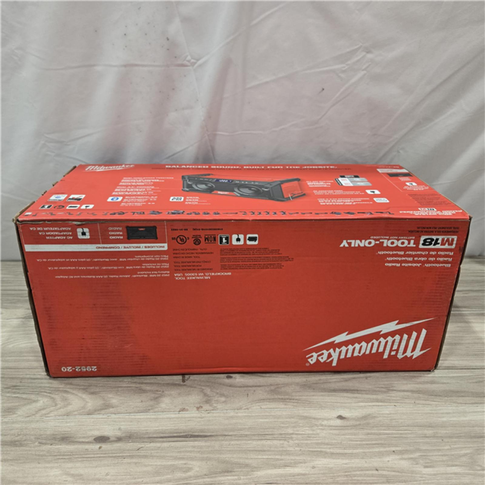NEW! - Milwaukee M18 18V Lithium-Ion Cordless Jobsite Radio