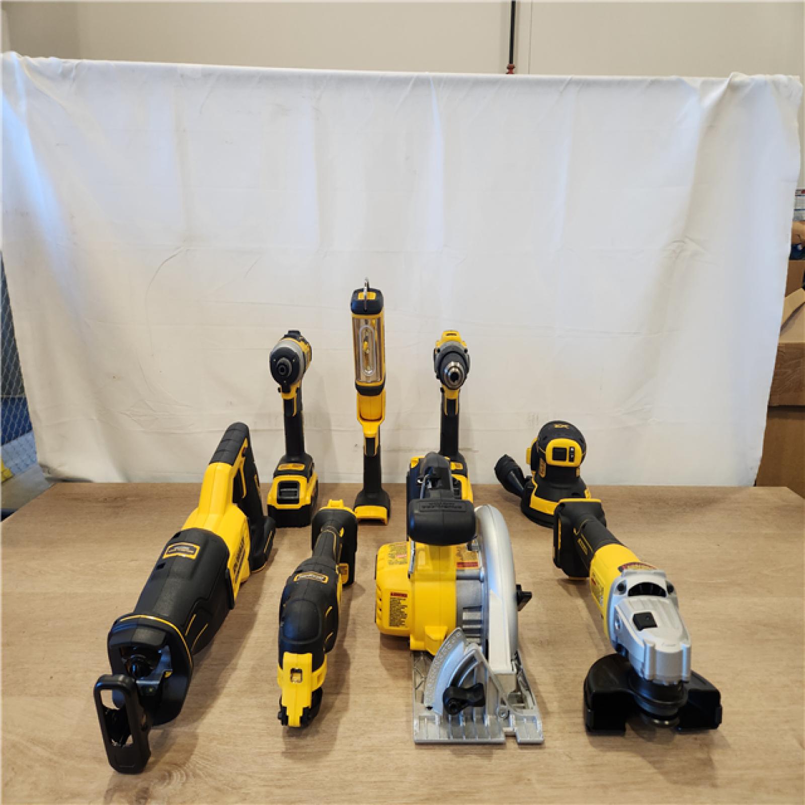 AS-IS- DEWALT 20V Lithium-Ion Cordless 8-Tool Combo Kit