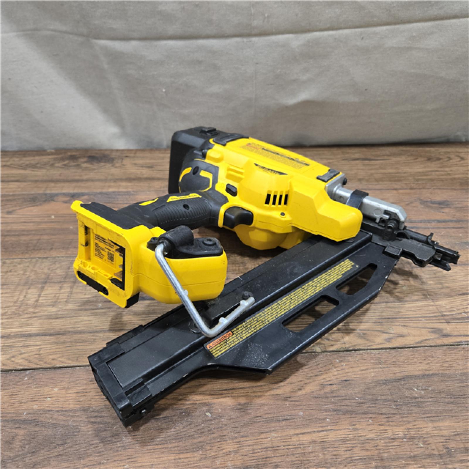 AS-IS DEWALT 20-Volt 21° Cordless Framing Nailer (Tool-Only)