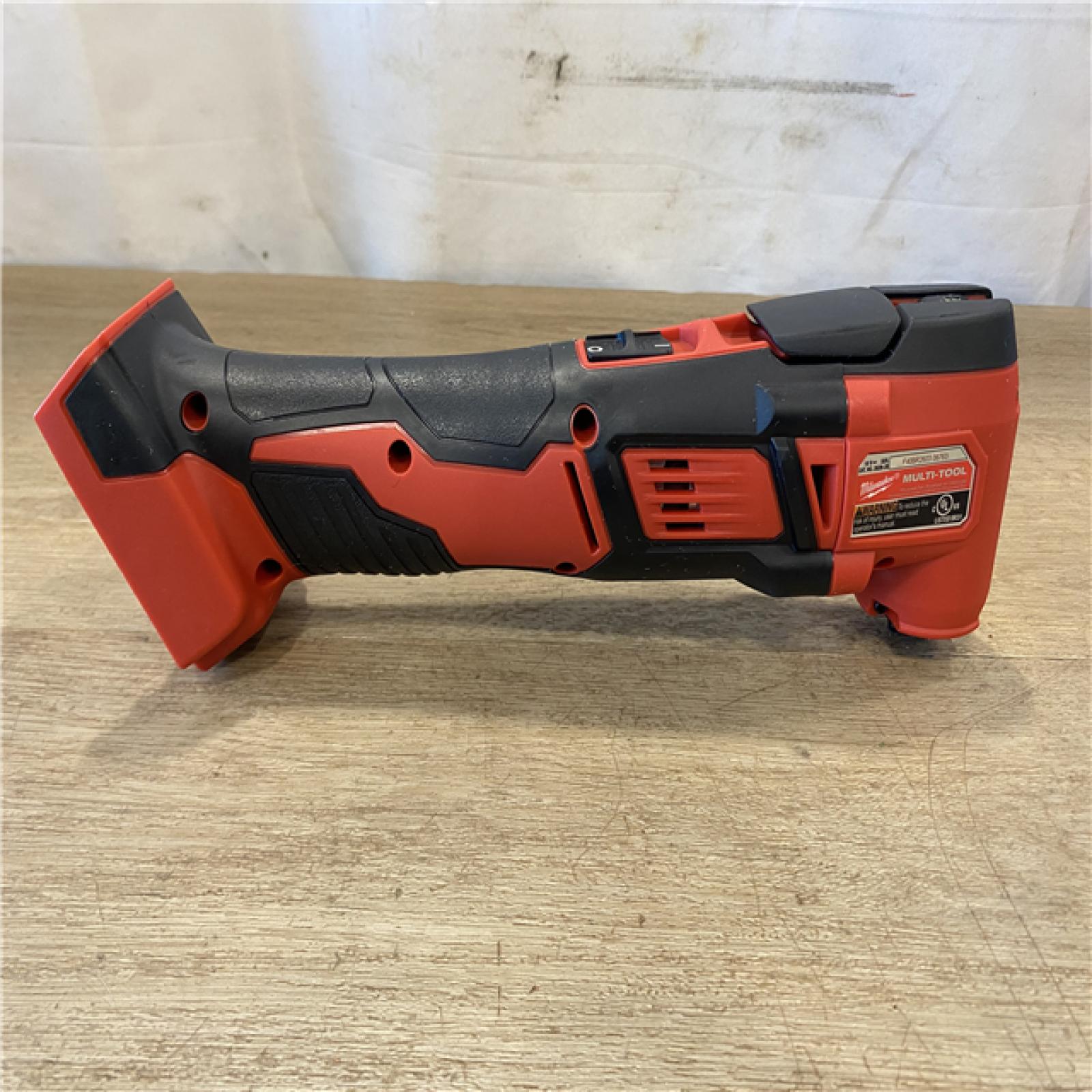 AS-IS Milwaukee 18V Lithium-Ion Cordless Oscillating Multi-Tool (Tool-Only)