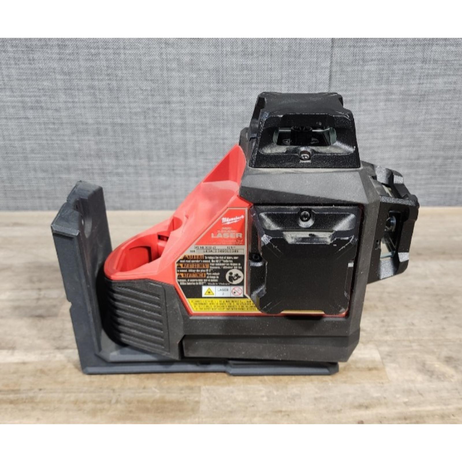 HOUSTON LOCATION - AS-IS Milwaukee-3632-21 M12 Green Beam Laser 360° 3-Plane Kit